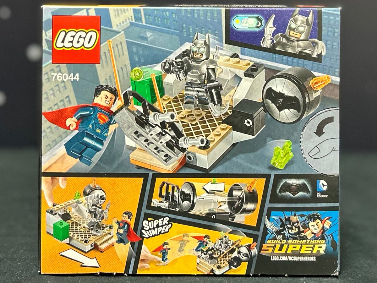 Clash of the Heroes, 76044 - LEGO® DC Super Heroes Set