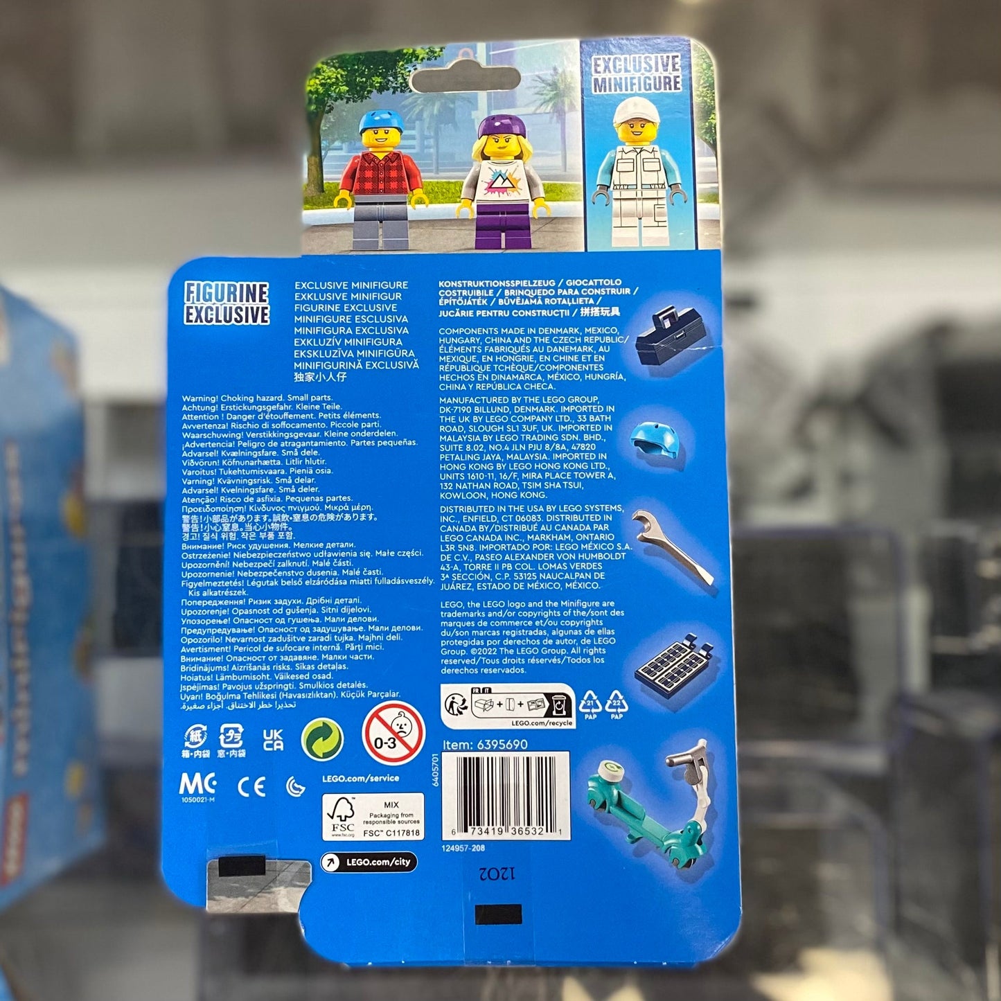 Electric Scooters & Charging Dock blister pack, 40526