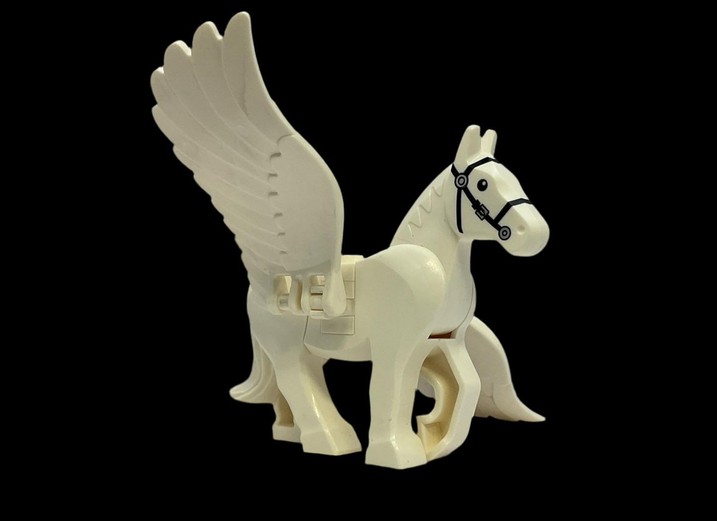 Pegasus, Movable Legs with Black Eyes, White Pupils, and Single Silver Buckle on Black Bridle Pattern (HP Abraxan), pegasus02