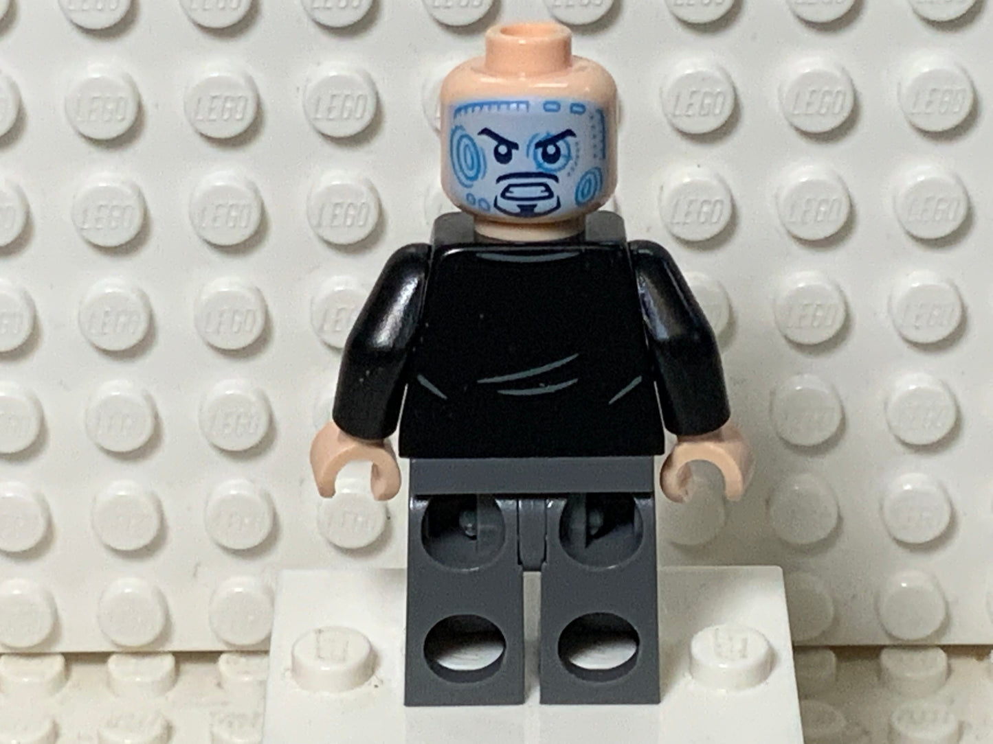 Tony Stark, sh0747