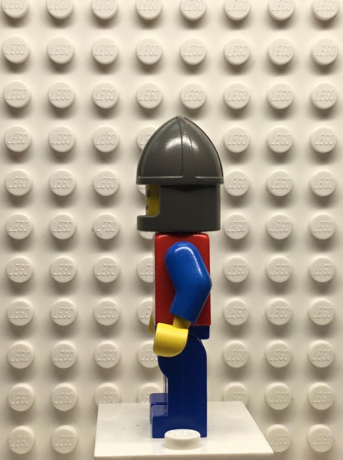 Crusader-Lion, Blue Legs, Dark Gray Chin-Guard, cas114