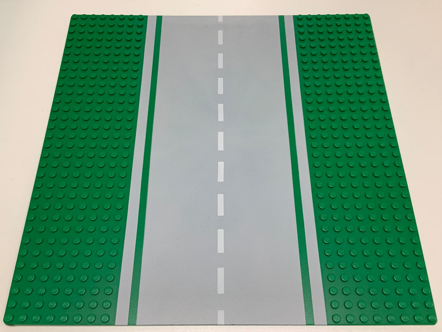 32x32 Road Baseplate 8-Stud Straight with Road Pattern, Part# 30279pb02