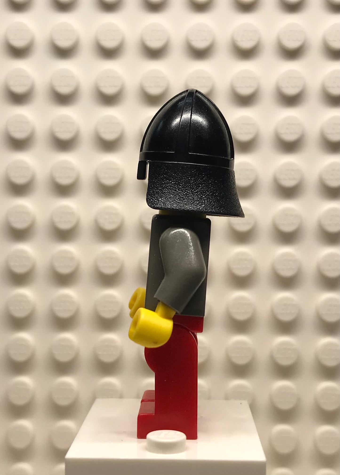Fright Knights, Knight 3, Red Legs, Black Neck-Protector, cas030