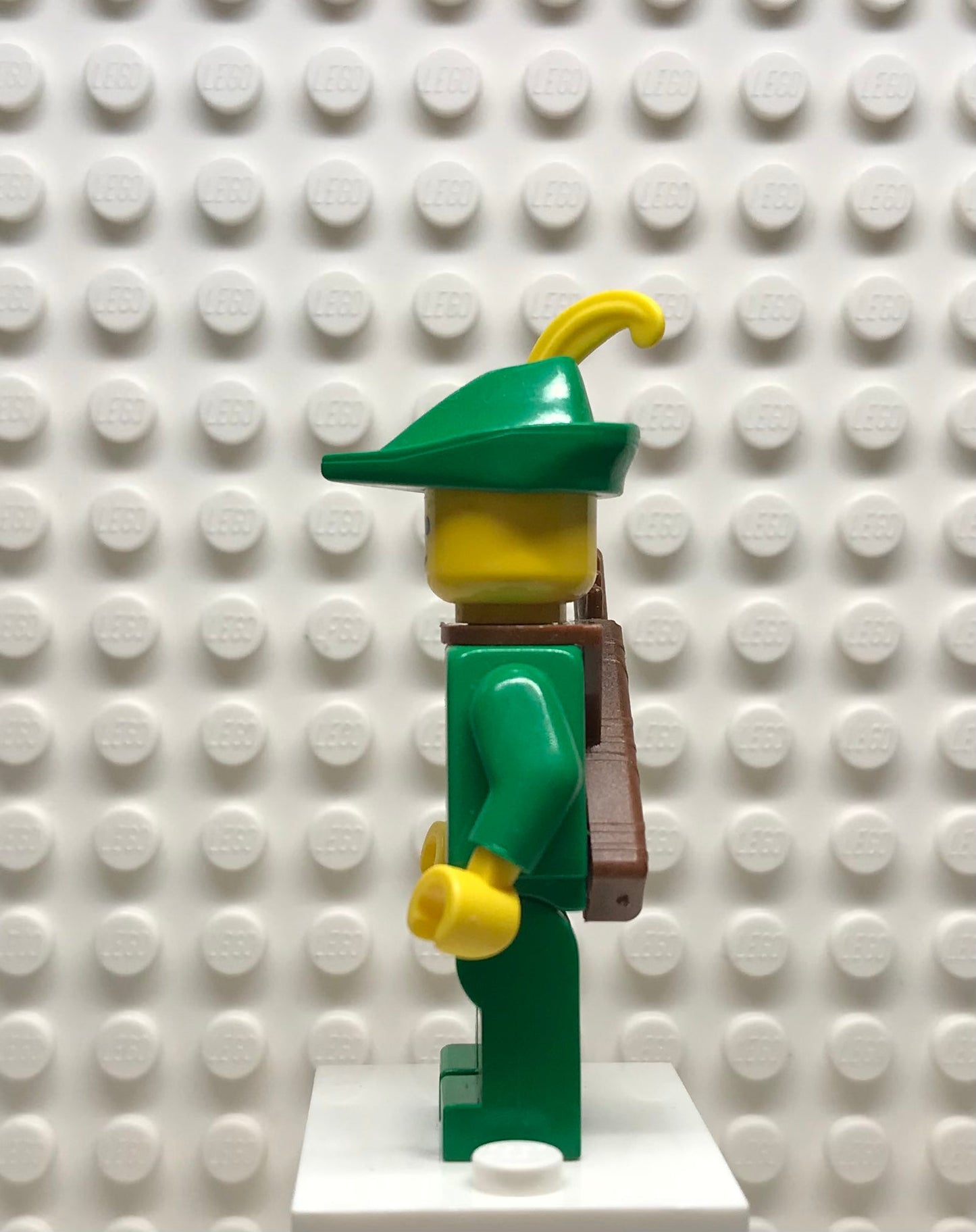 Forestman, Pouch, Green Hat, Yellow Feather, Quiver, cas123a