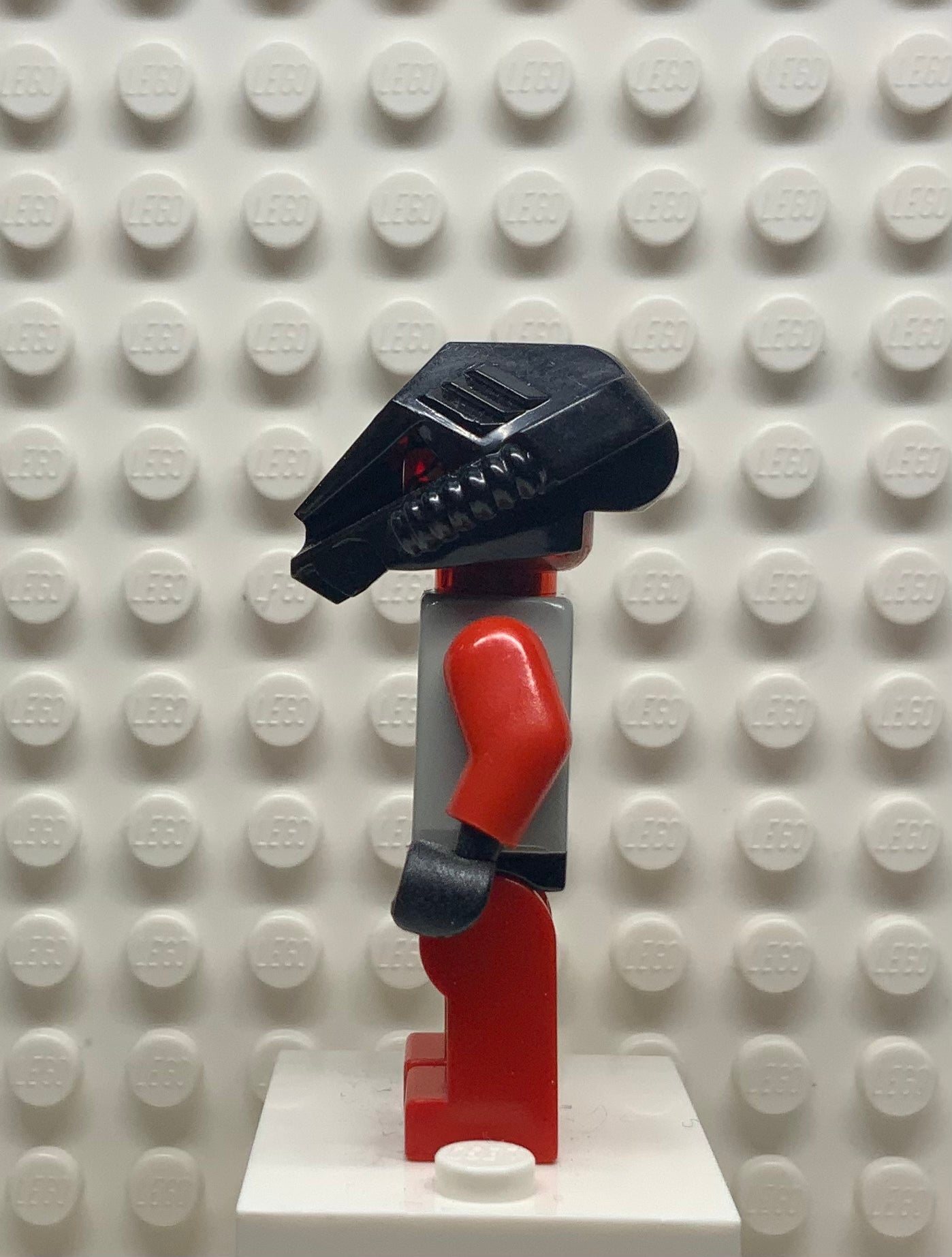 UFO Zotaxian Alien - Red Pilot with Plain Black Helmet (Chamon), sp047