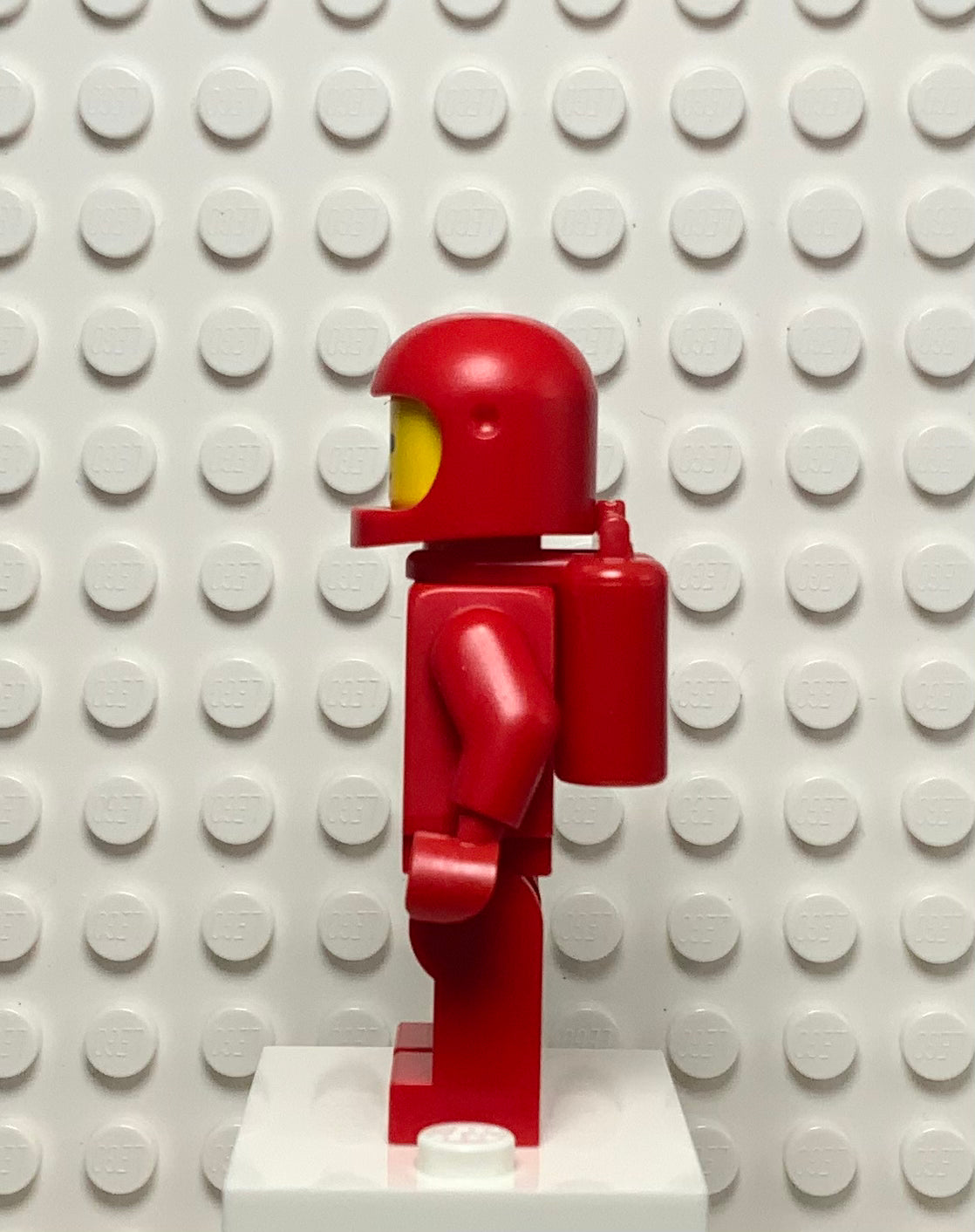 Classic Space-Red with Air Tanks and Updated Helmet (Reissue), sp132