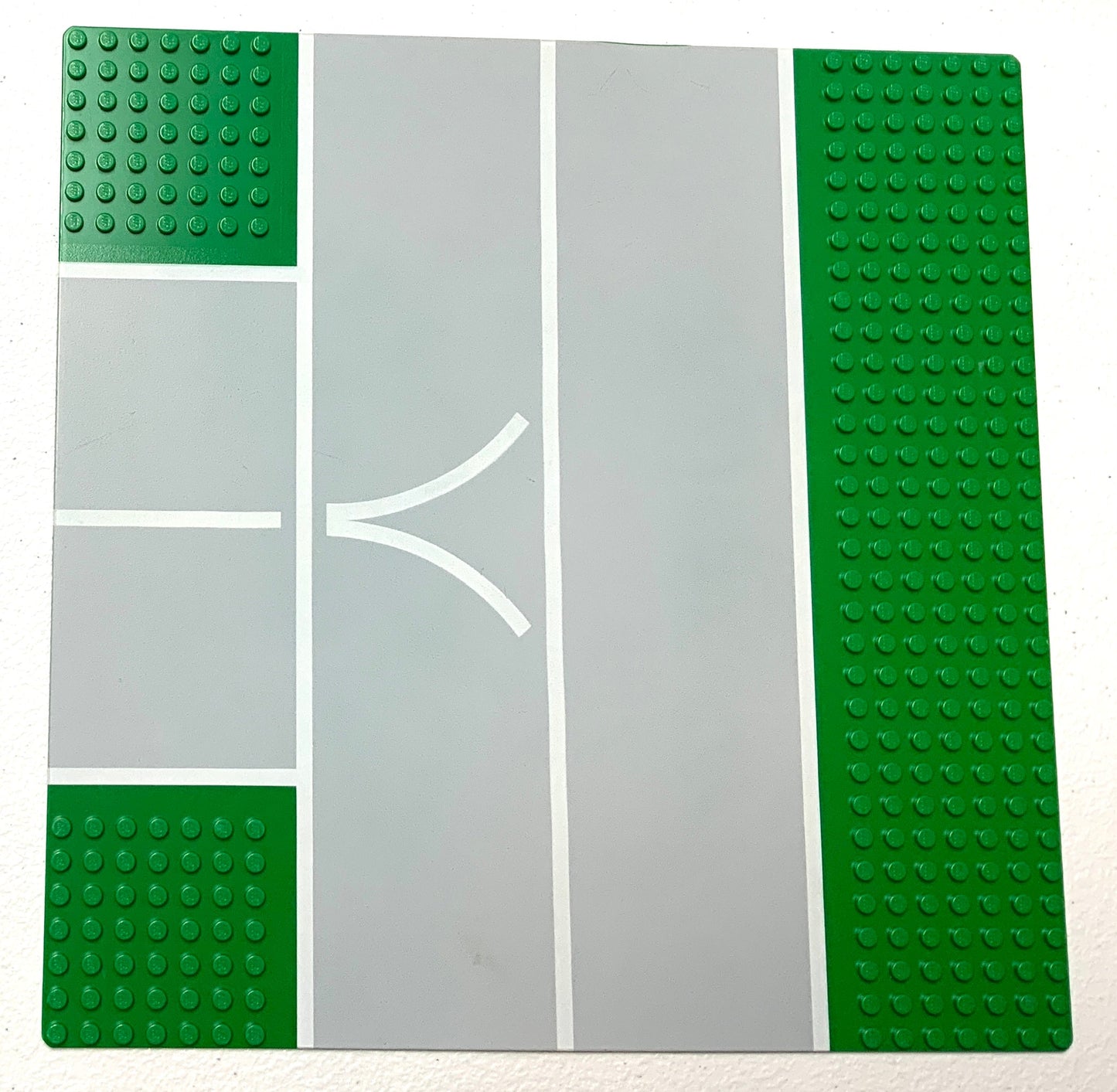 32x32 Road Baseplate 7-Stud T Intersection with Runway 'V' Narrow Pattern, Part# 2360px2