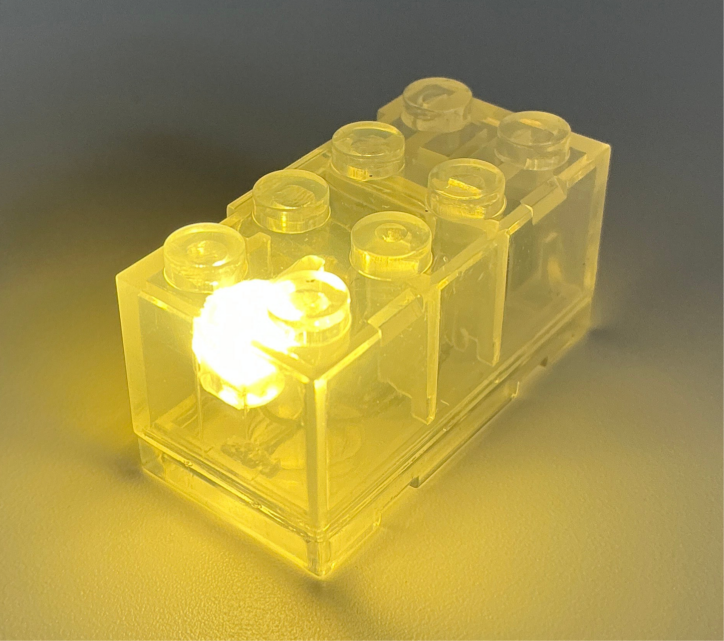 Light-Up 2x4 Brick, Battery Operated, CB2x4 & LB2x4