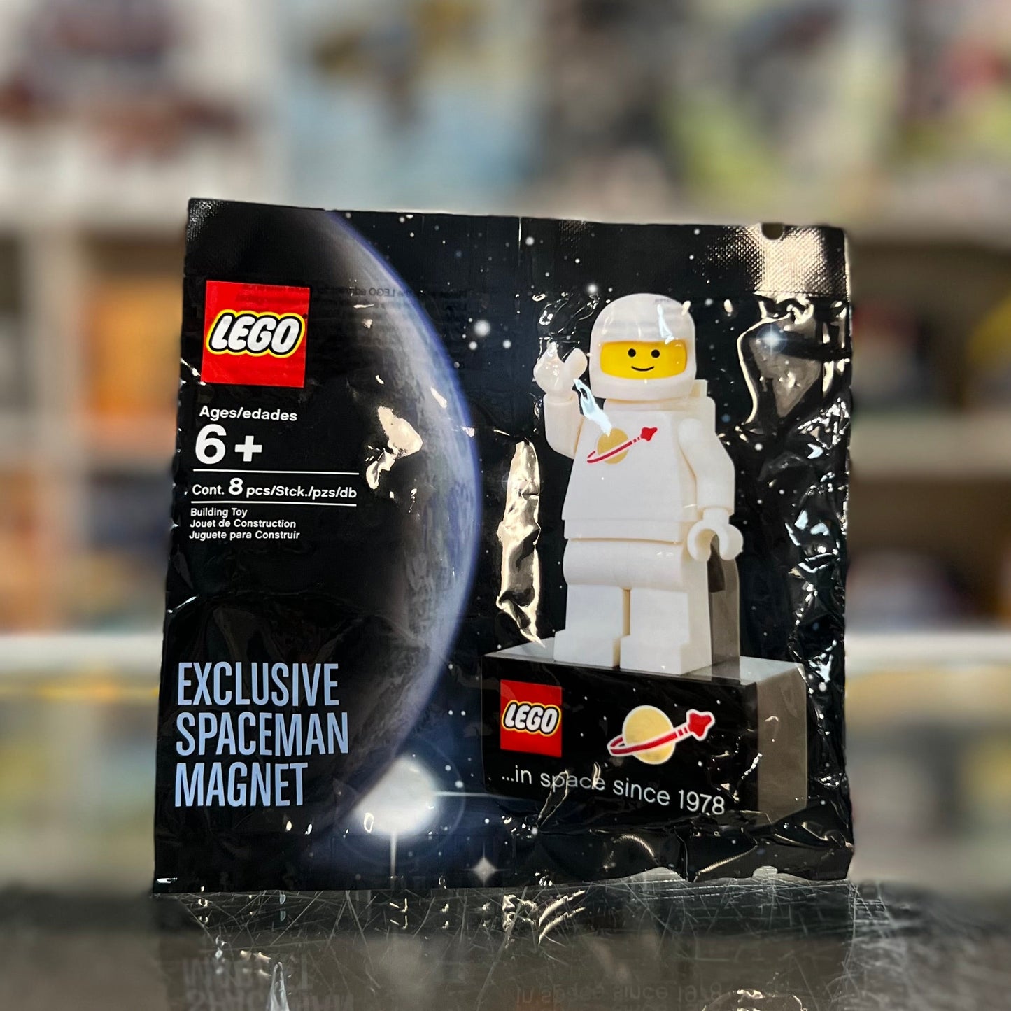Magnet Set, Minifigure Classic Space White Figure - with '...in space since 1978' Base, 2855028 - LEGO® Space Set