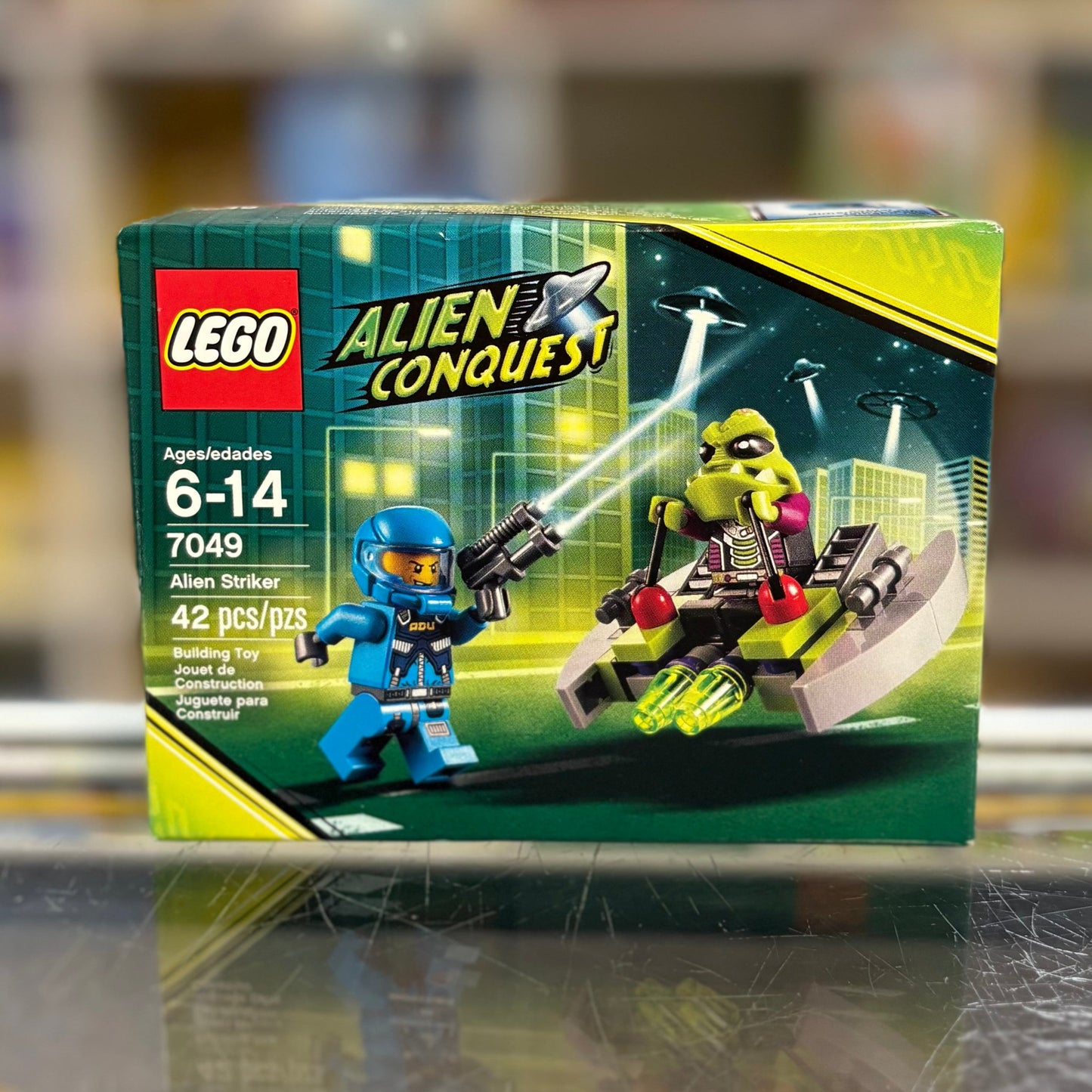 Alien Striker, 7049 - LEGO® Alien Conquest Set