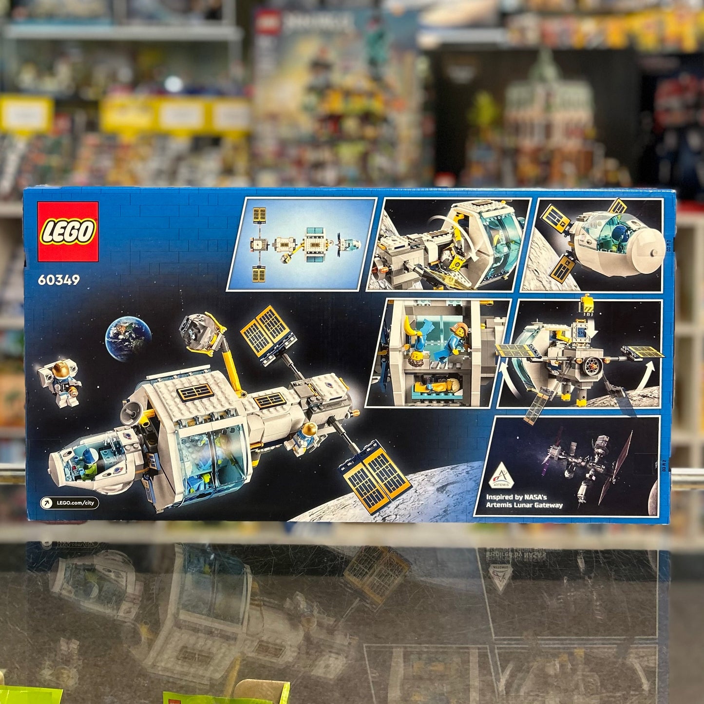 Lunar Space Station, 60349-1 LEGO® City Set