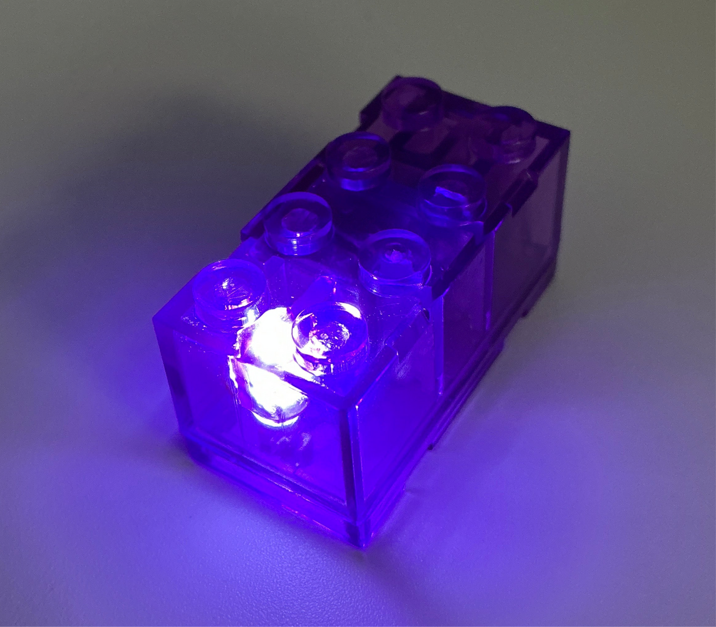 Light-Up 2x4 Brick, Battery Operated, CB2x4 & LB2x4