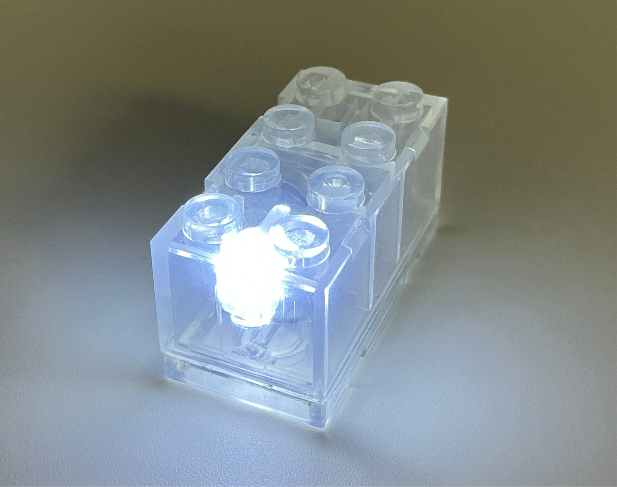 Light-Up 2x4 Brick, Battery Operated, CB2x4 & LB2x4