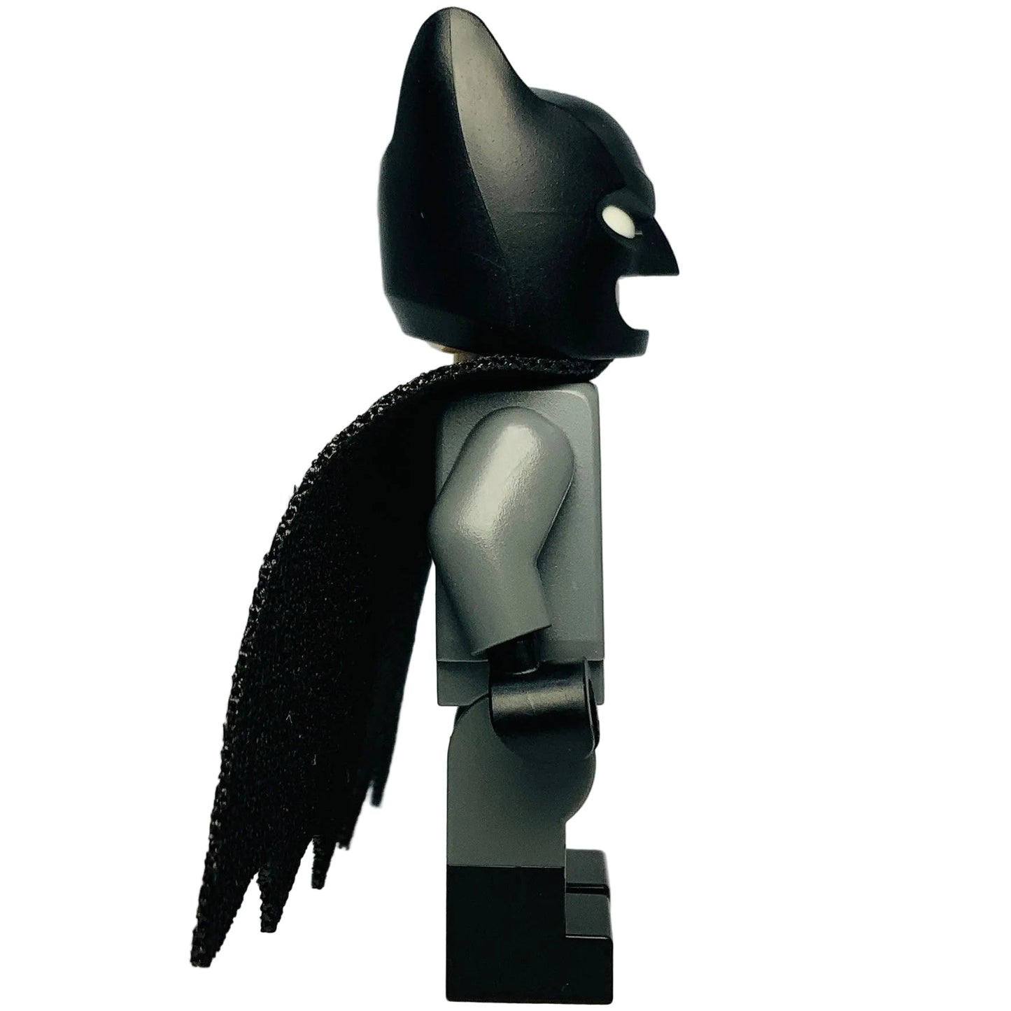 Batman - Dark Bluish Gray Suit, Cowl with White Eyes, Black Boots, sh1121 - LEGO® Batman™ Minifigure