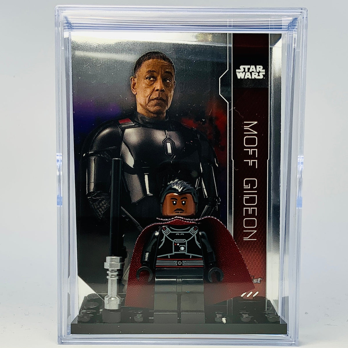Moff Gideon with Trading Card & Collector’s Case