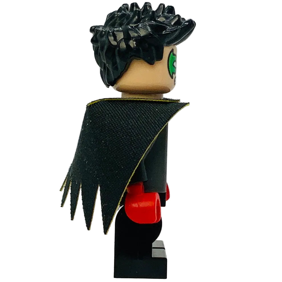 Robin - Green Mask, Red Hands, Black Medium Legs, Scalloped Asymmetrical Cape Black and Yellow Sides, sh1079 - LEGO® Batman™ Minifigure