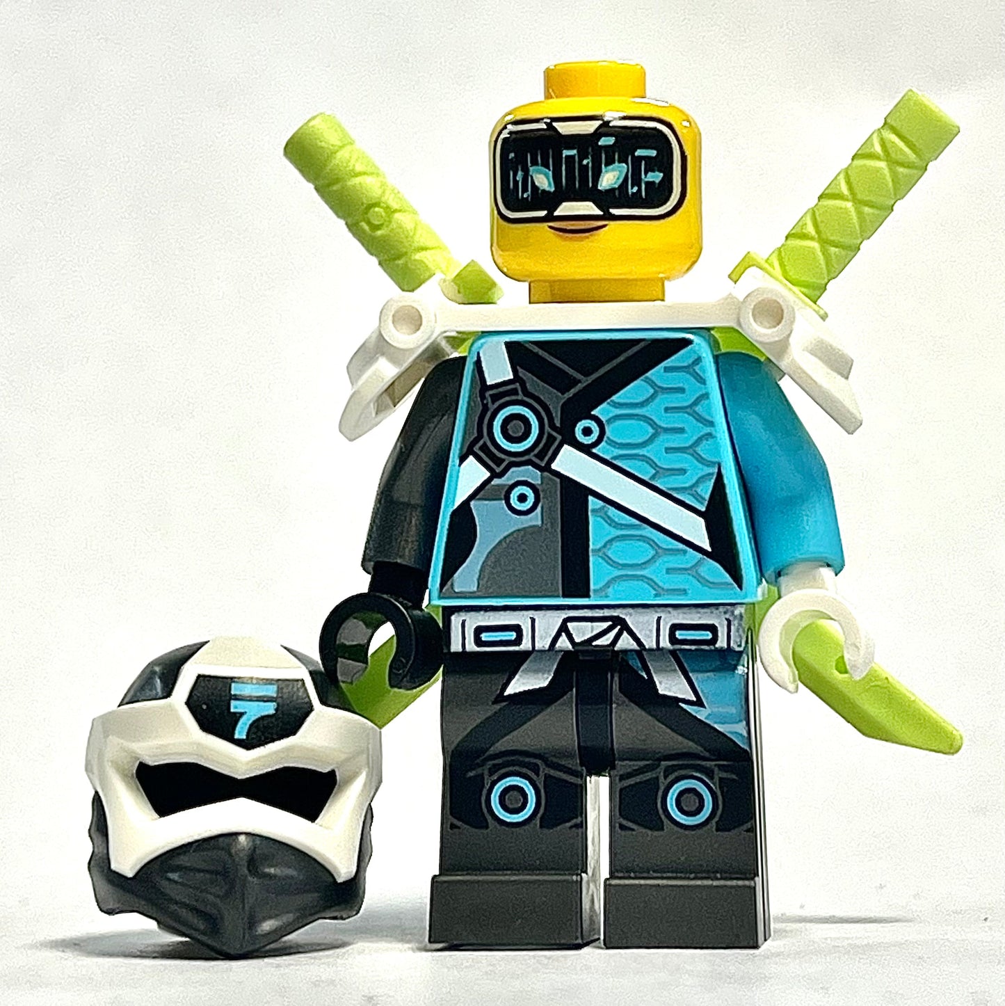 Digi Nya, Shoulder Armor with Scabbard, njo0586 - LEGO® Ninjago Minifigure