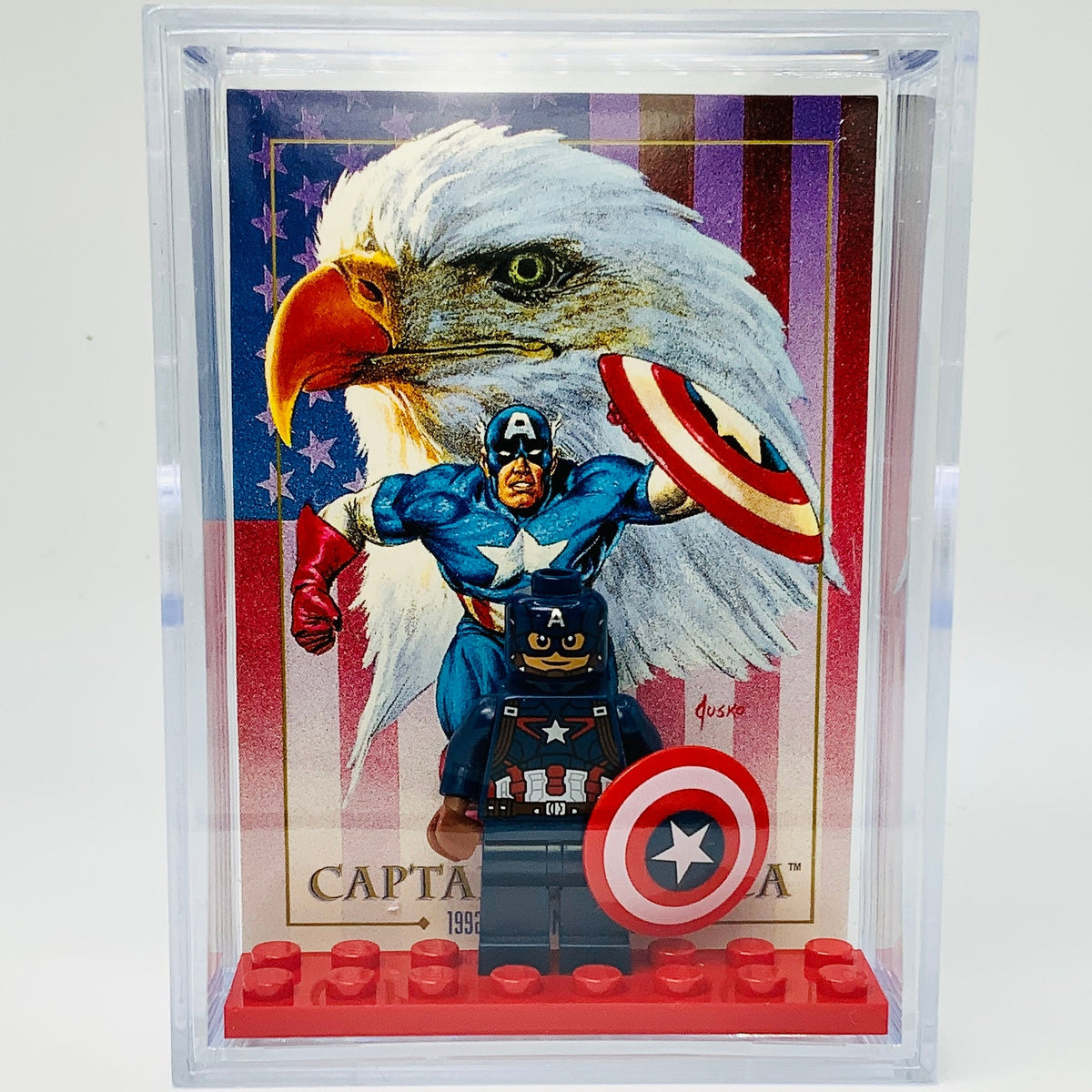Captain America with Trading Card & Collector’s Case