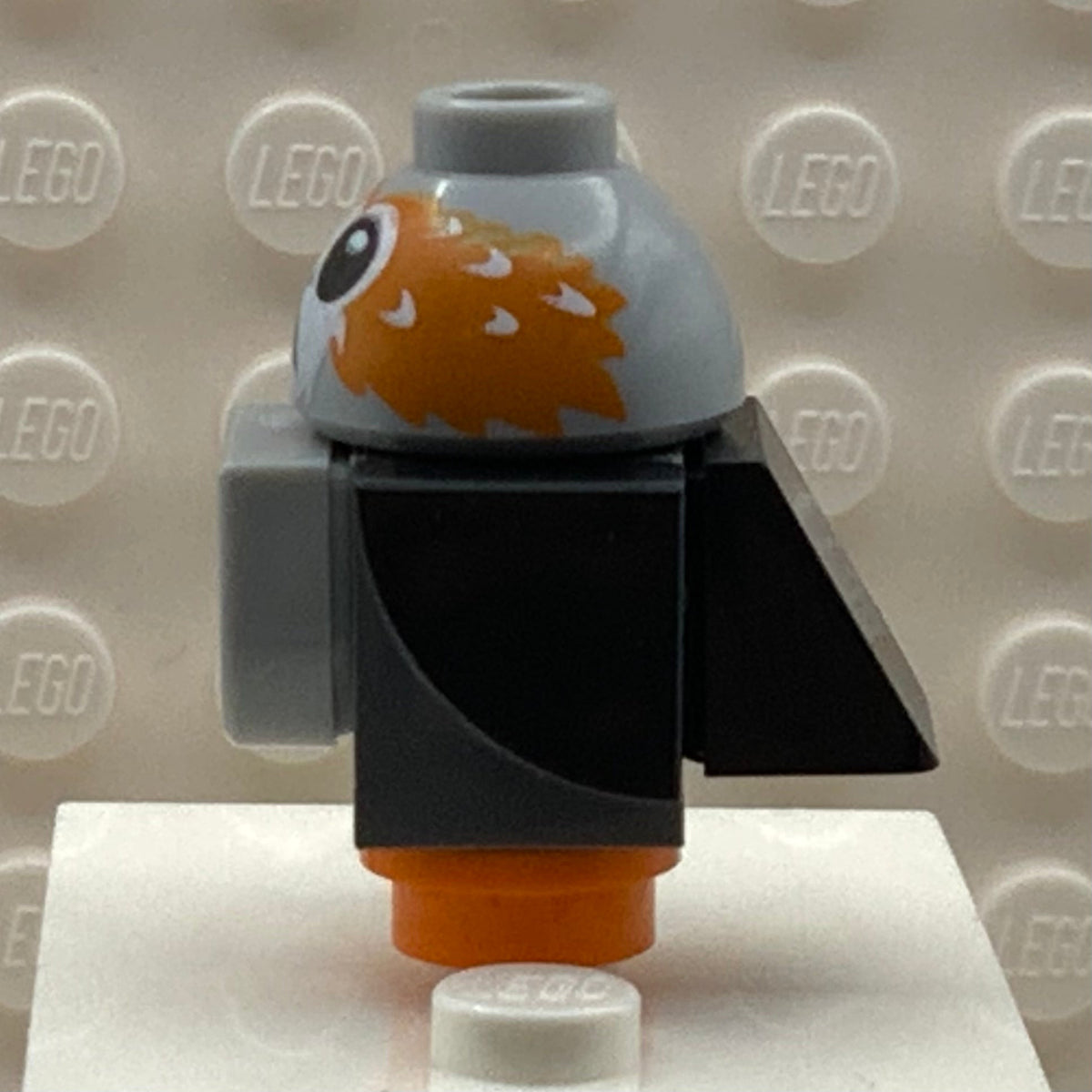 Porg - Black Wings and Tail, High Raised Feathers between Eyes, Porg01b