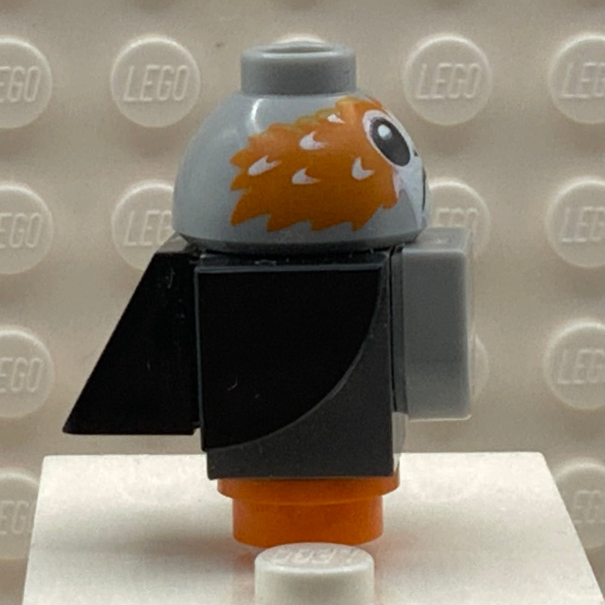 Porg - Black Wings and Tail, High Raised Feathers between Eyes, Porg01b