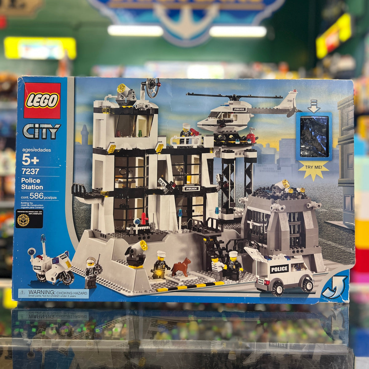 Police Station WITH Light-Up Minifigure, 7237-1 - LEGO® City Set