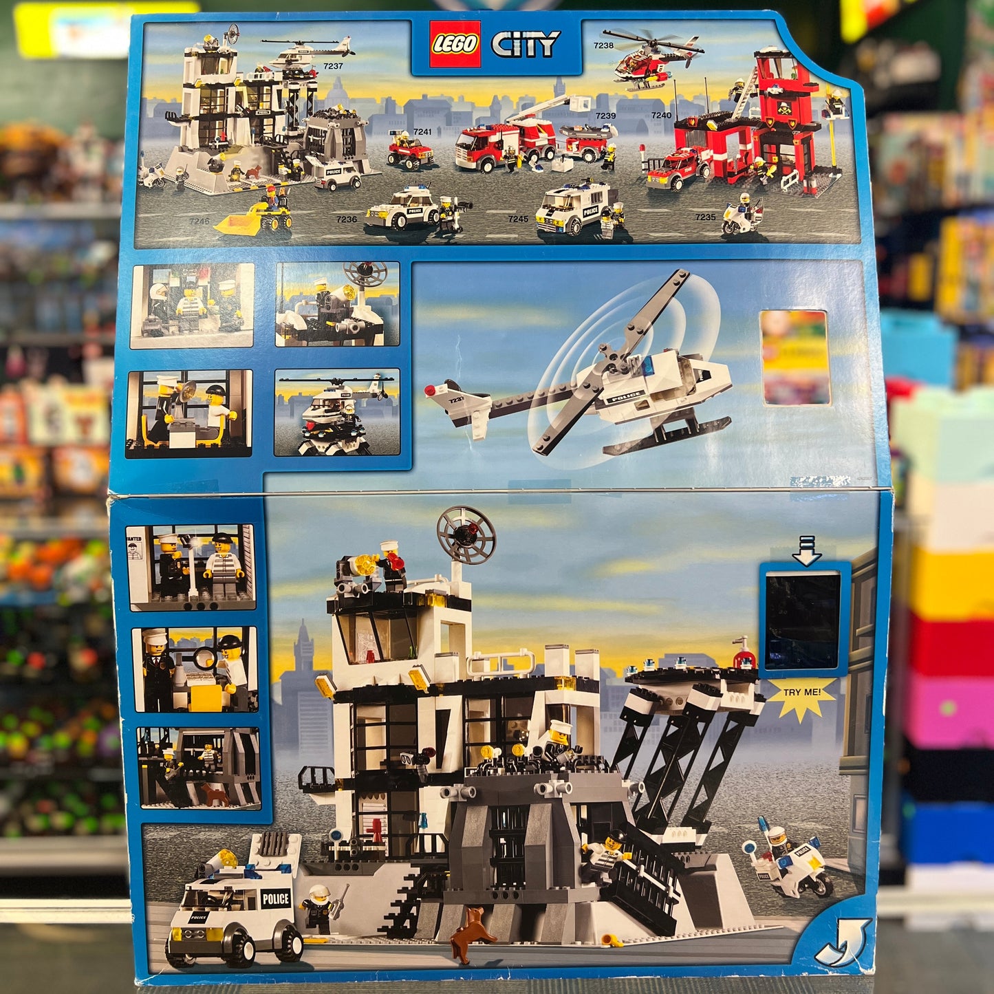 Police Station WITH Light-Up Minifigure, 7237-1 - LEGO® City Set