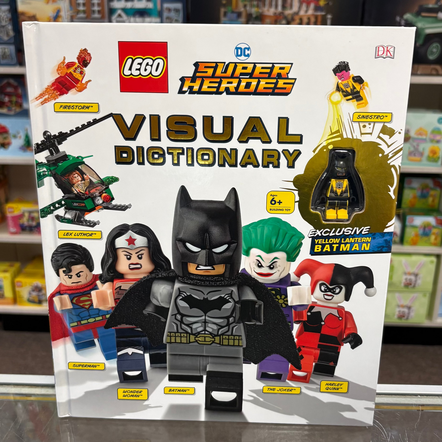 LEGO® DC Comics Super Heroes Visual Dictionary: With Exclusive Yellow Lantern Batman Minifigure