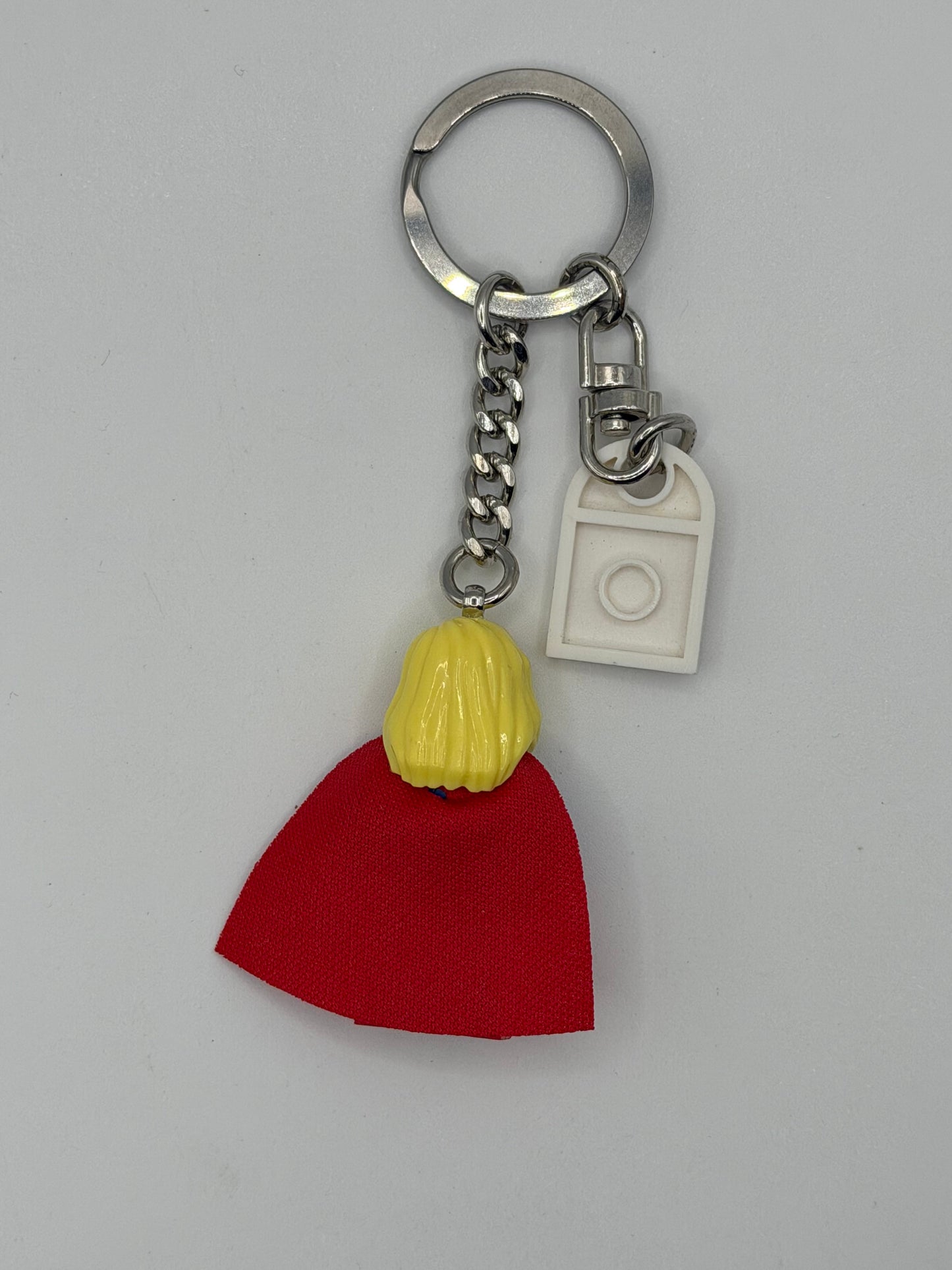 Supergirl Minifigure Keychain 853455 LEGO® DC Super Heroes