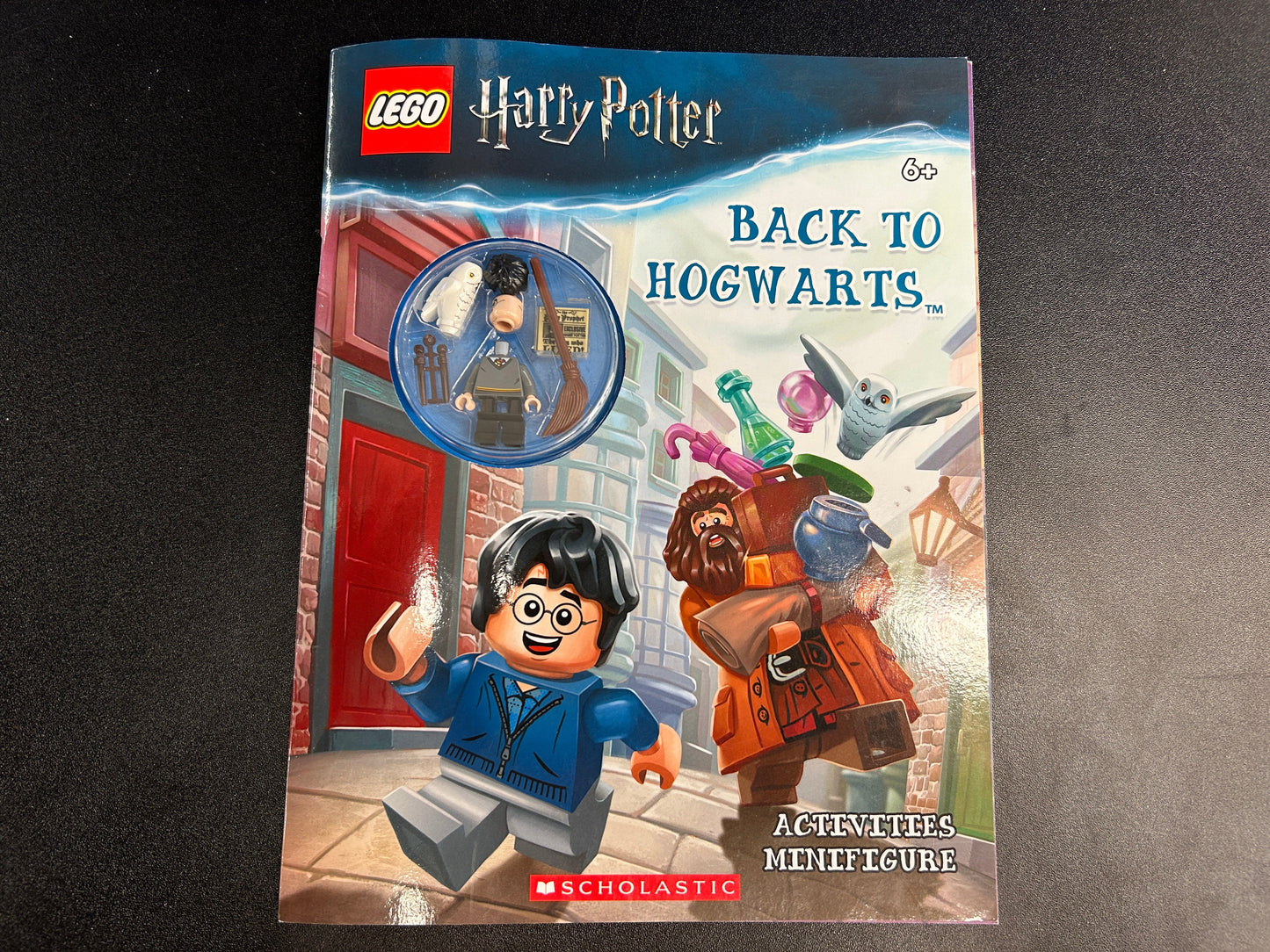 Back to Hogwarts Activity Book + Minifigure, b19hp01