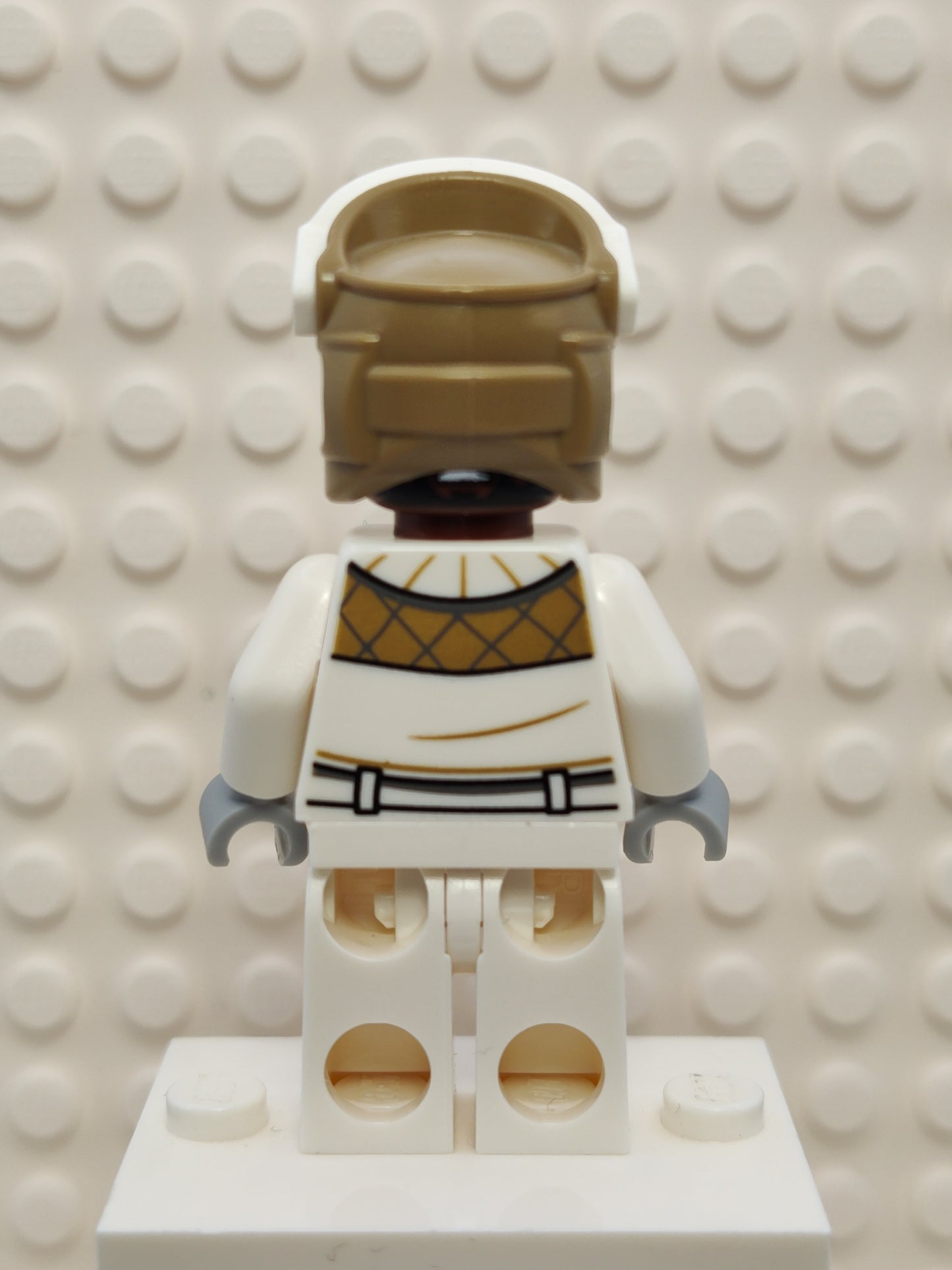 Hoth Rebel Trooper,  Dark Tan Helmet, Reddish Brown Head, sw1186