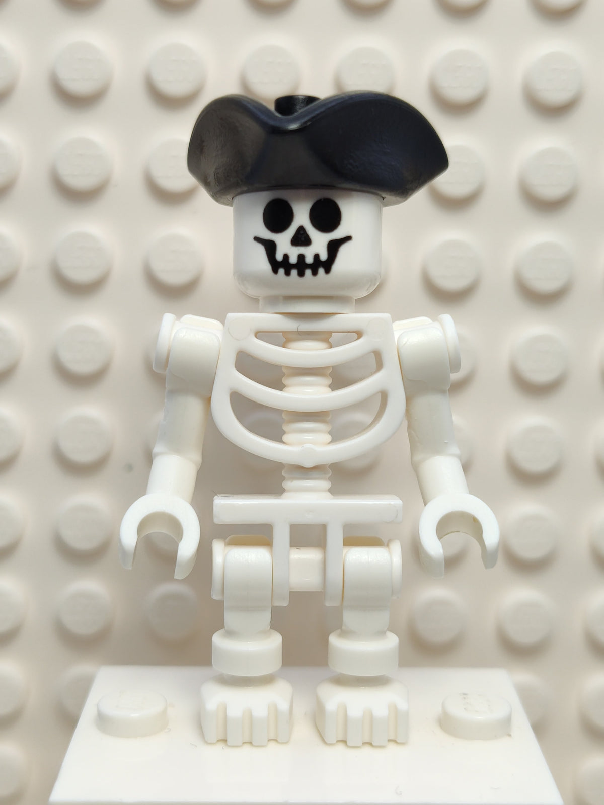 Skeleton - Stuntz, Black Pirate Tricorne, Bent Arms, cty1501 - LEGO® Town