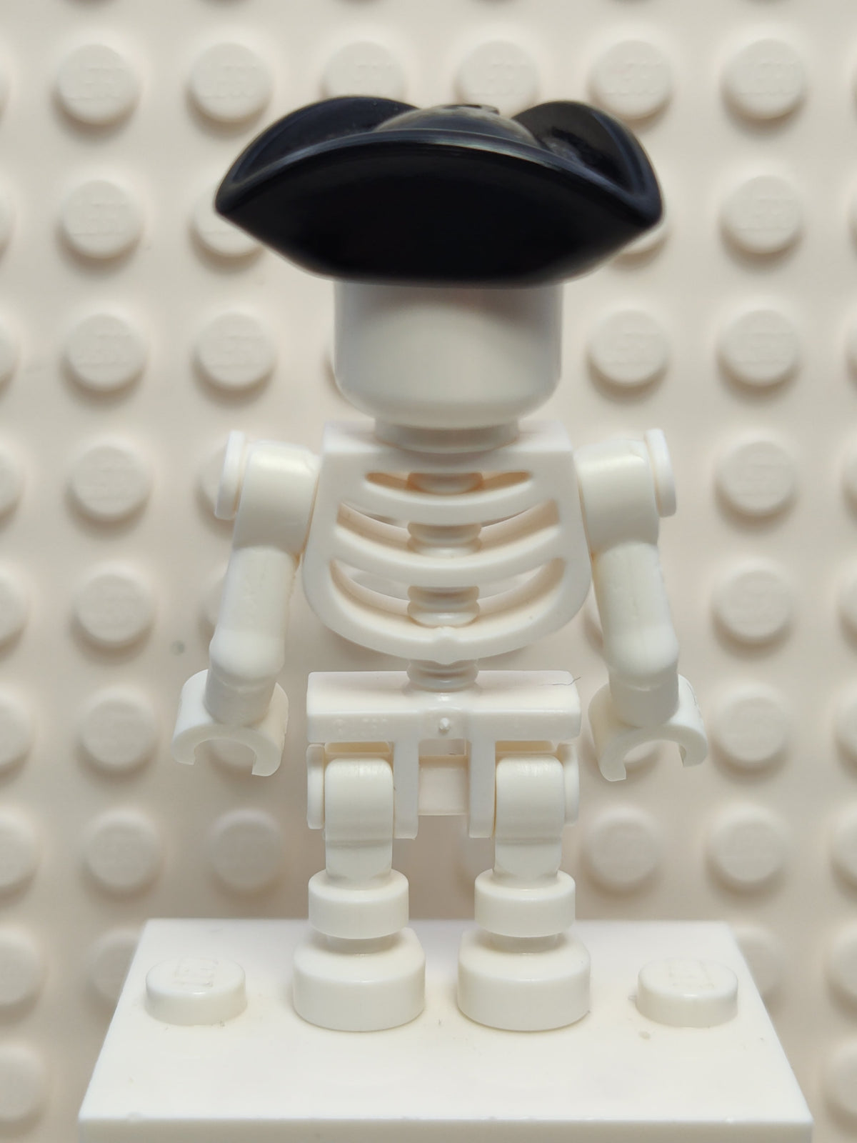 Skeleton - Stuntz, Black Pirate Tricorne, Bent Arms, cty1501 - LEGO® Town