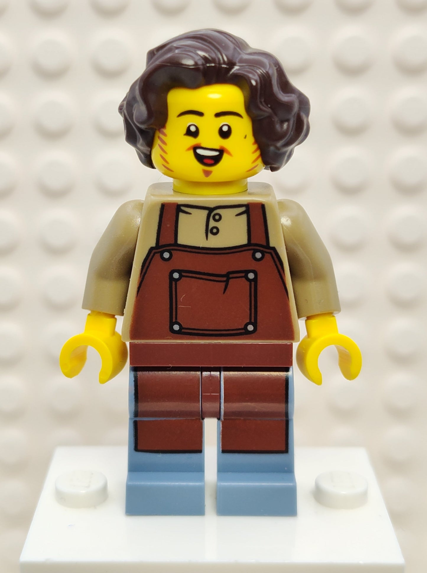 Tavern Keeper - Male, Reddish Brown Apron, Sand Blue Legs, Dark Brown Hair, cas578