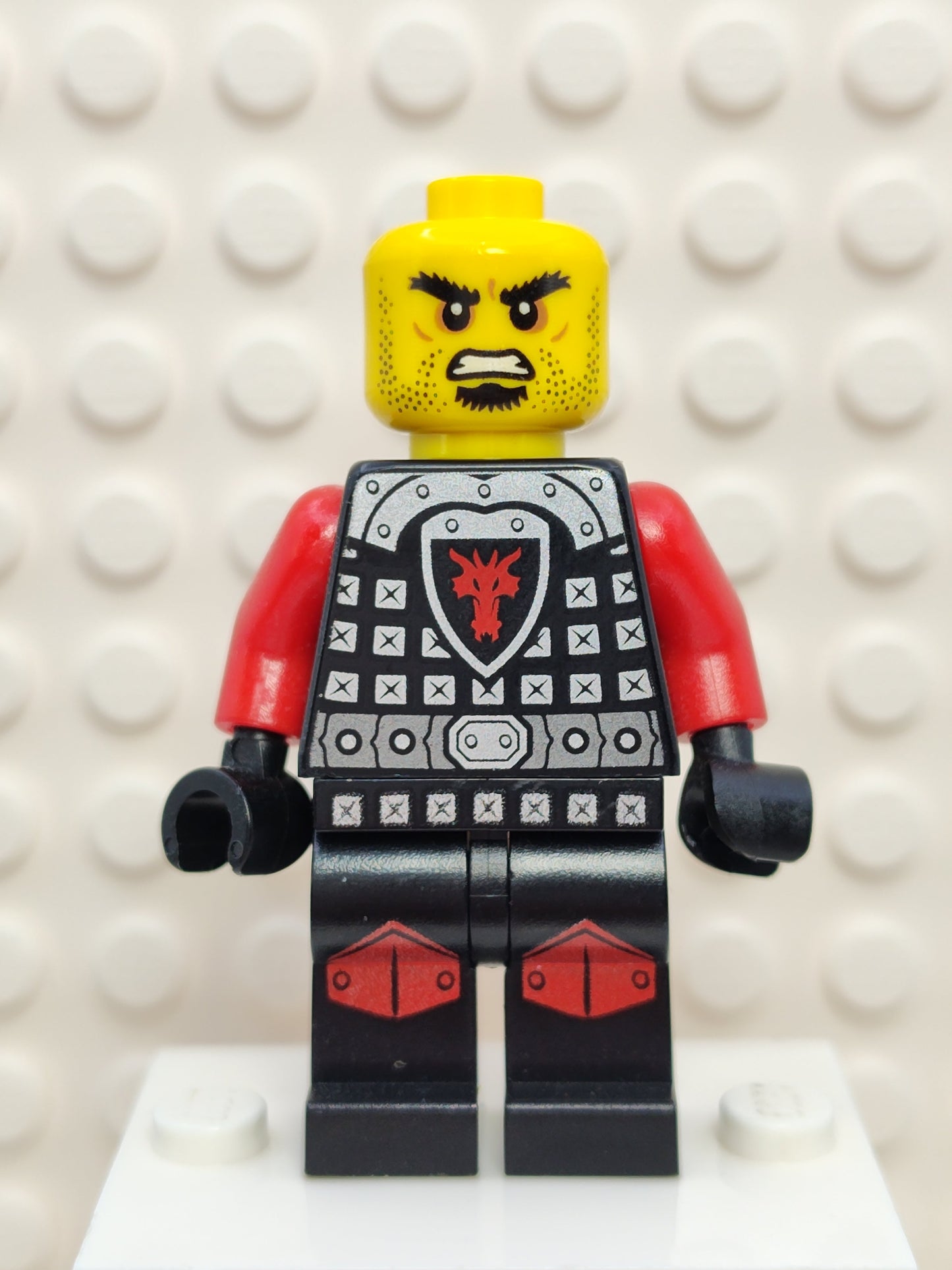 Castle - Dragon Knight Armor with Dragon Head, cas524