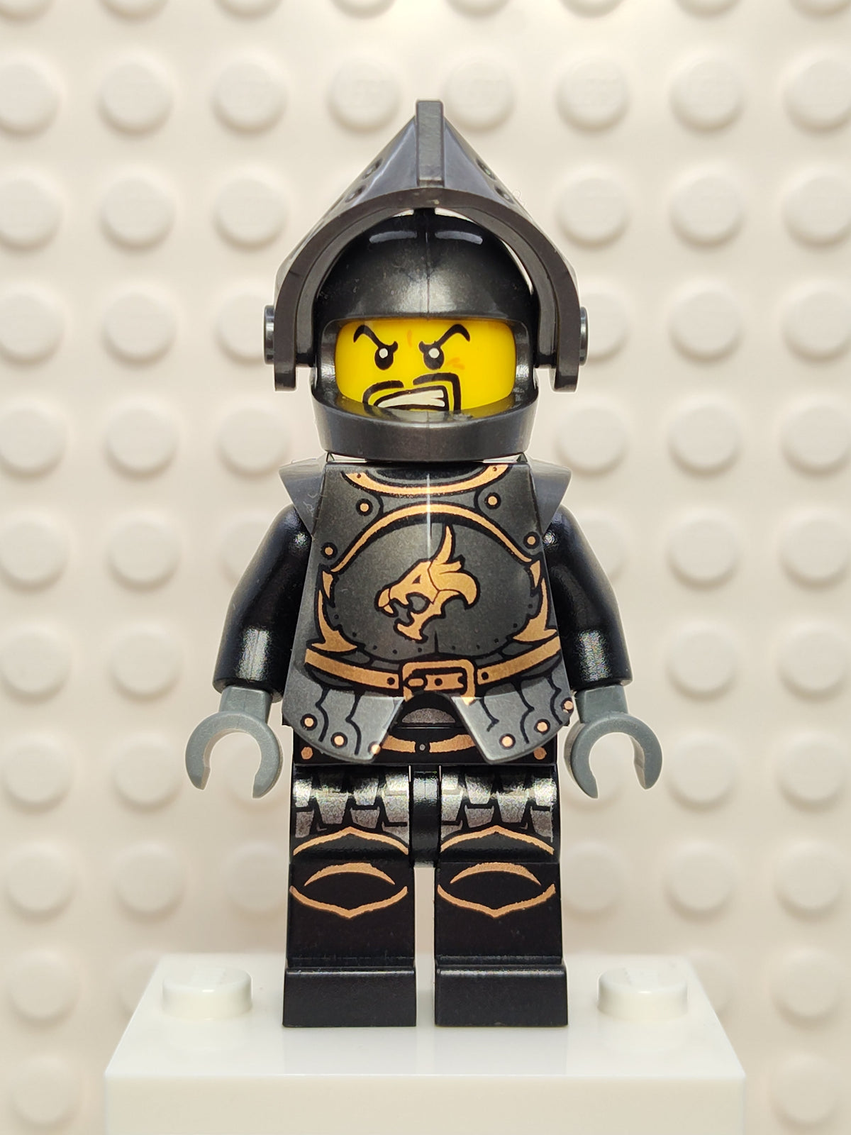 Dragon Knight Armor with Chain, cas495