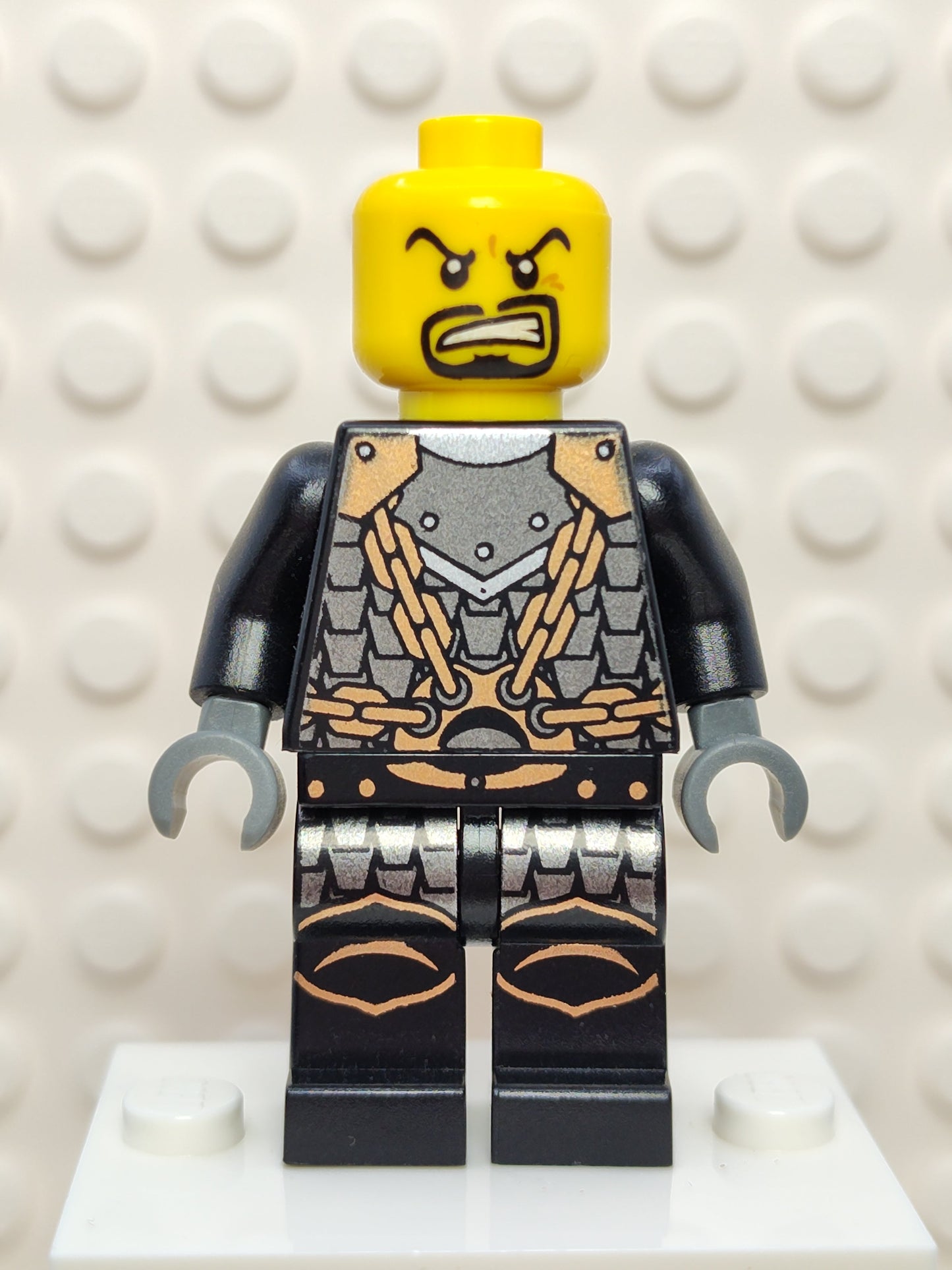 Dragon Knight Armor with Chain, cas495