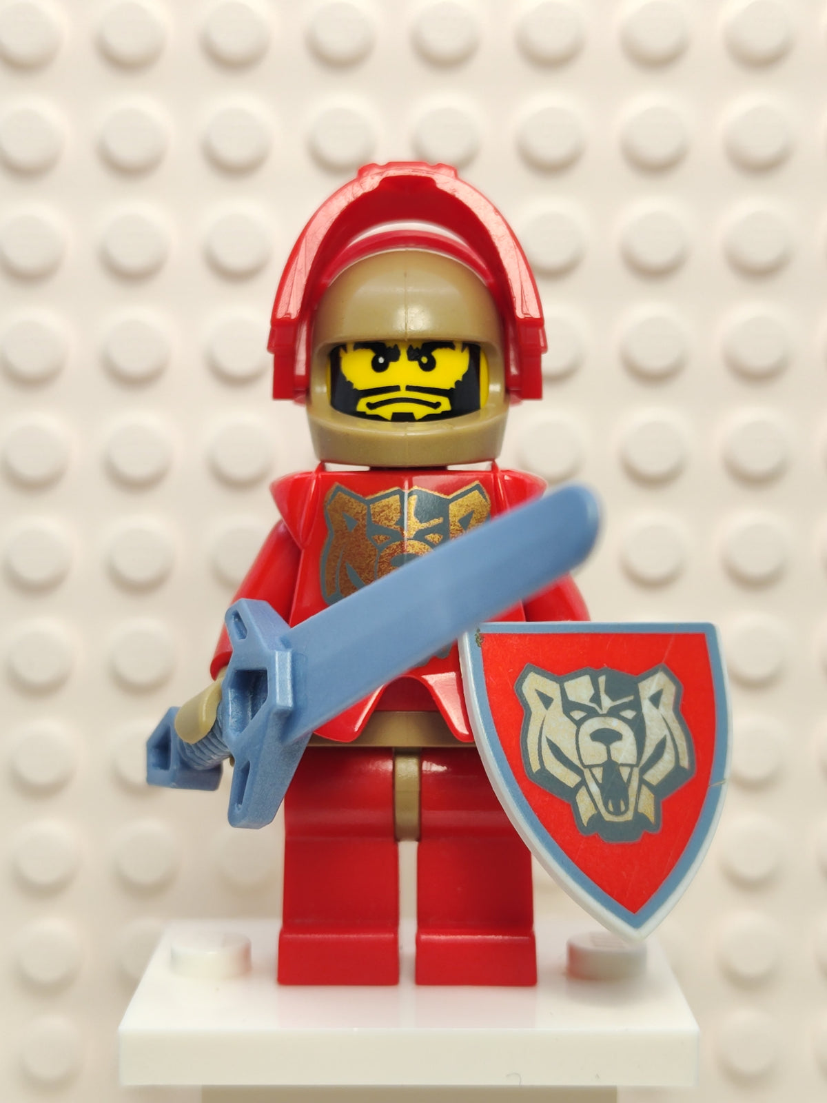 Knights Kingdom II, Santis with Gold Pattern Armor, Dark Tan Hands, cas267
