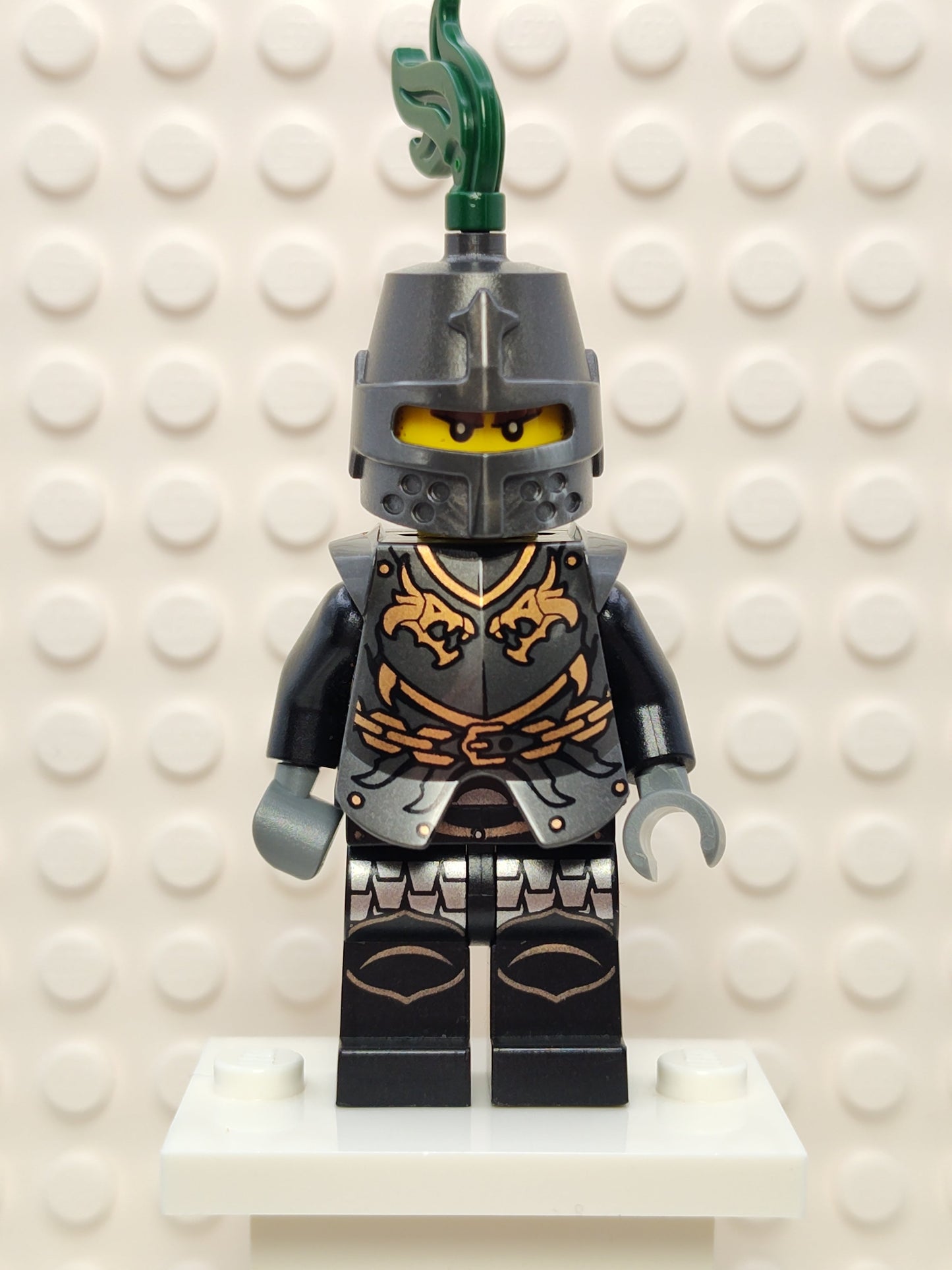 Dragon Knight Armor with Chain, cas462