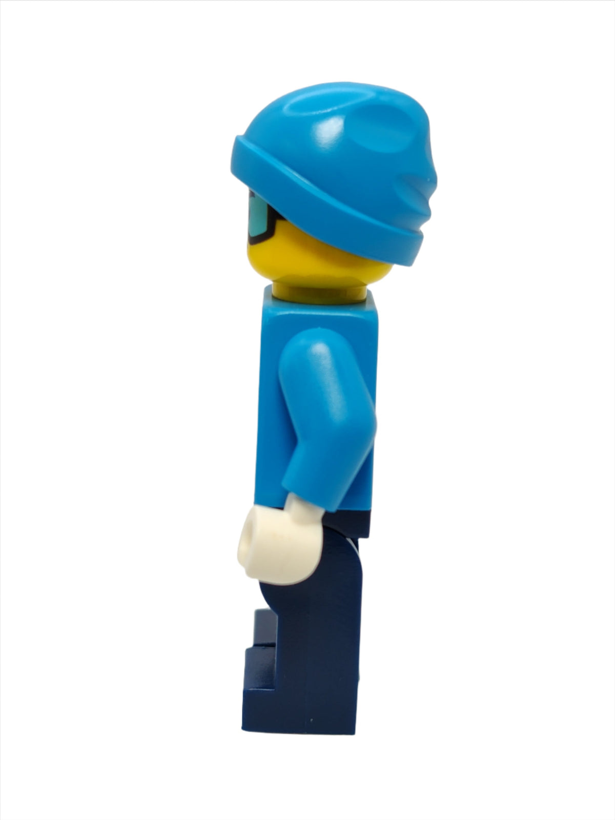 Arctic Explorer - Male with Medium Azure Ski Goggles, cty0903