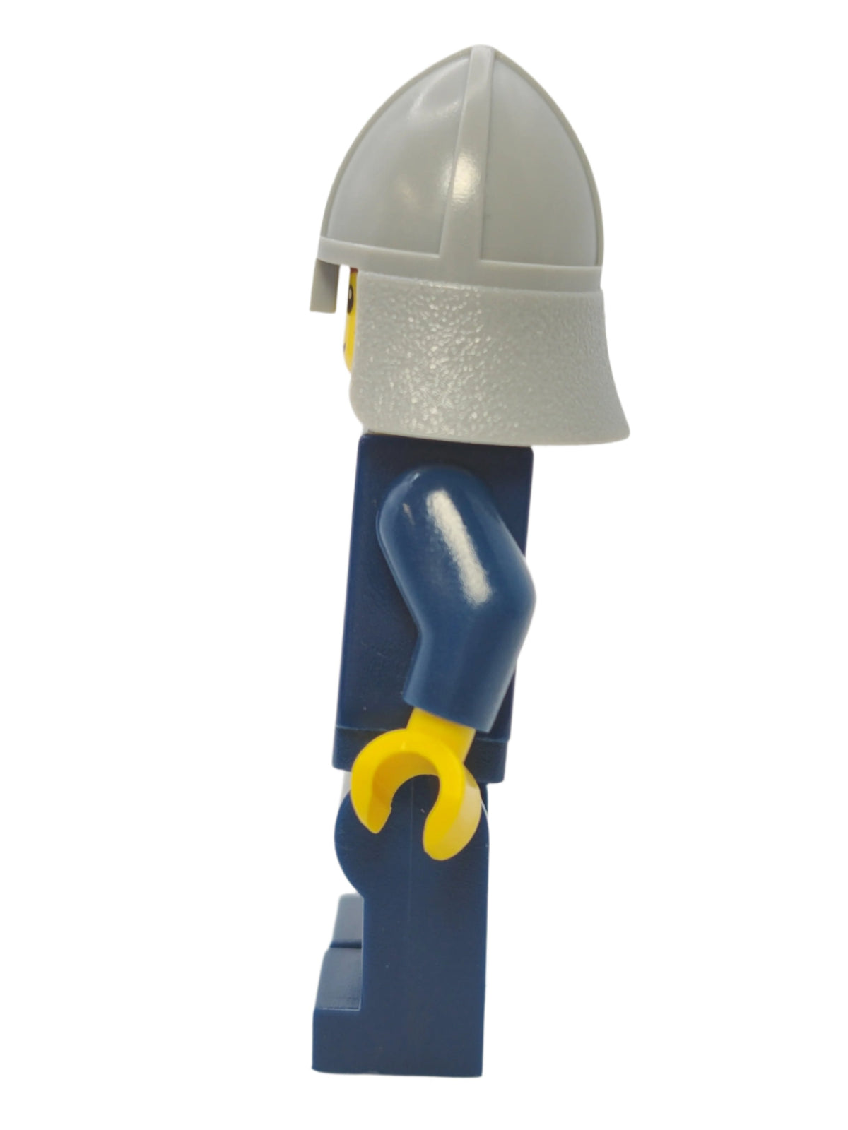 Red Sash with Light Bluish Gray Neck Protector - Reddish Brown Eyebrows, cas479b
