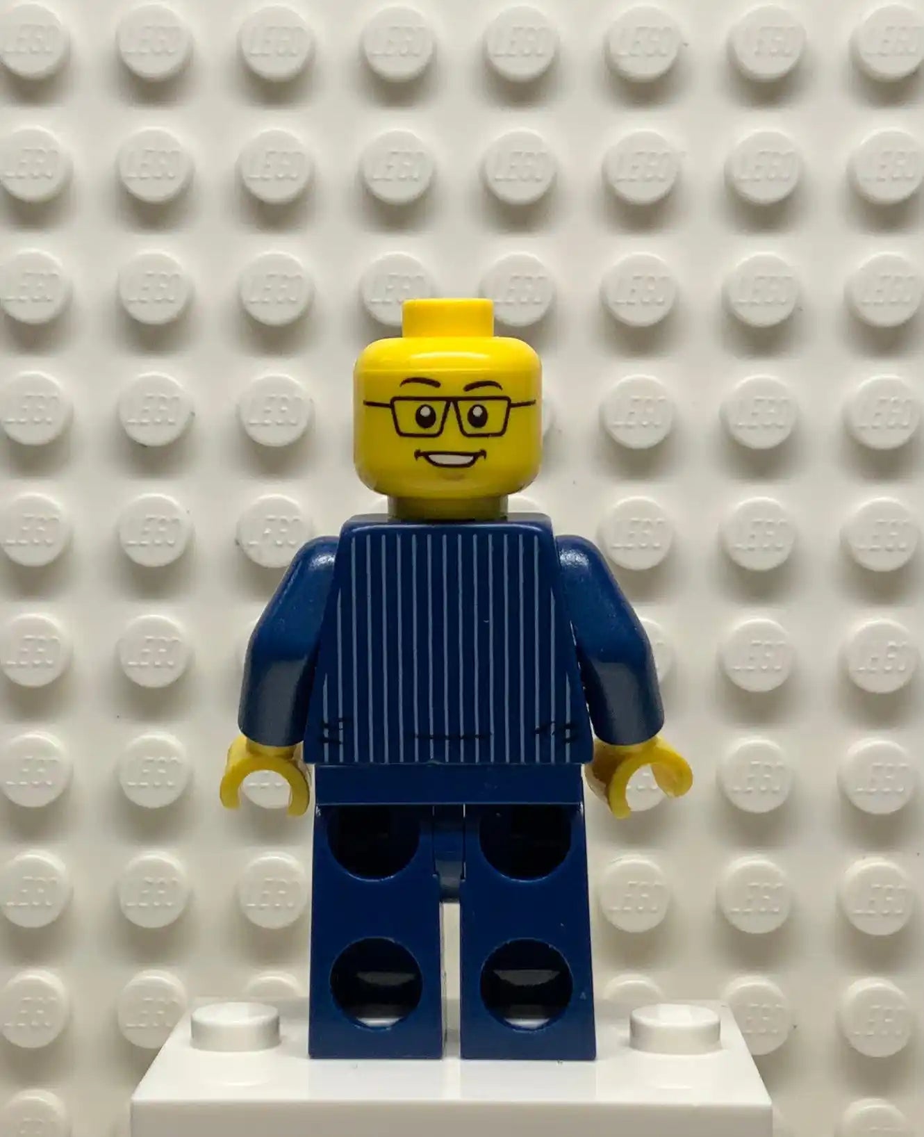 Alien Conquest Businessman, ac004