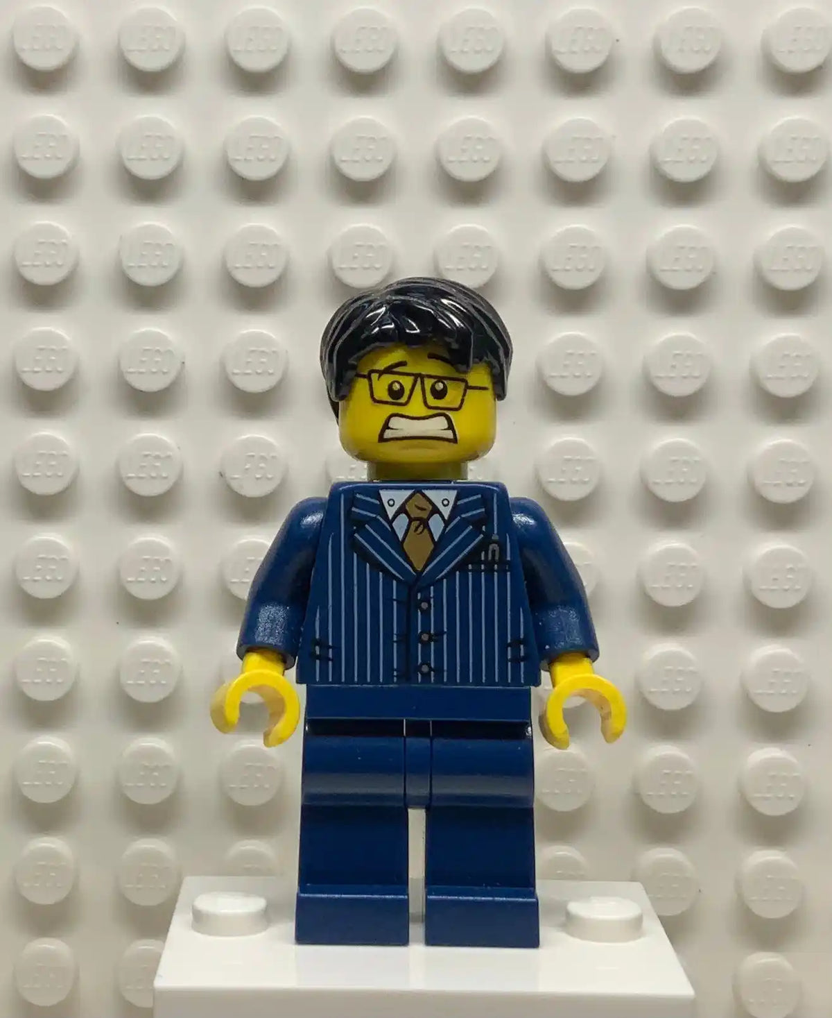 Alien Conquest Businessman, ac004