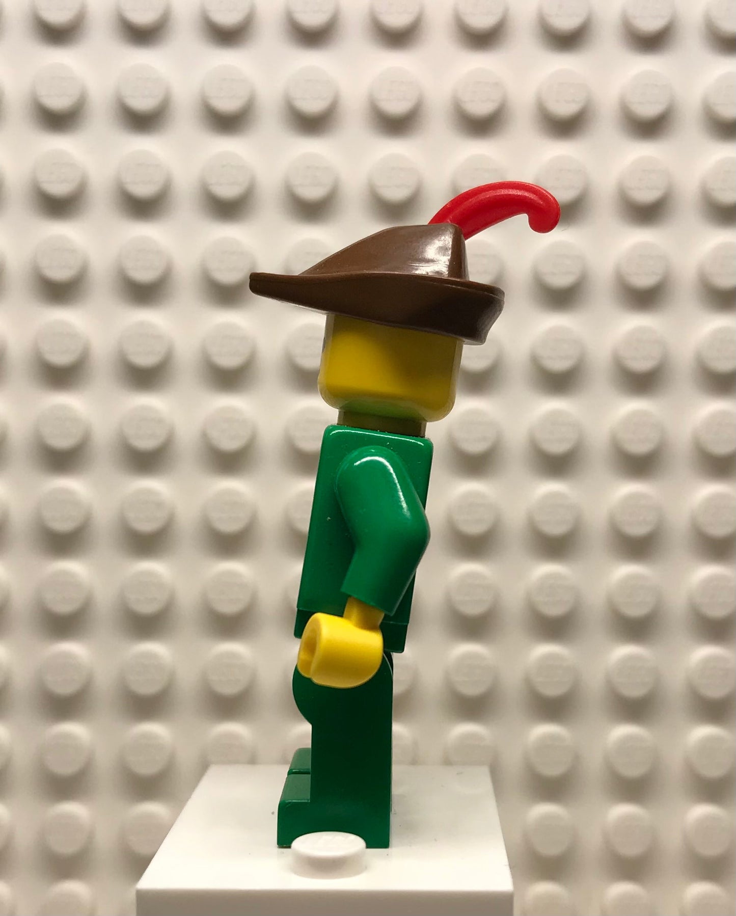 Forestman, Pouch, Brown Hat, Red Feather, cas128