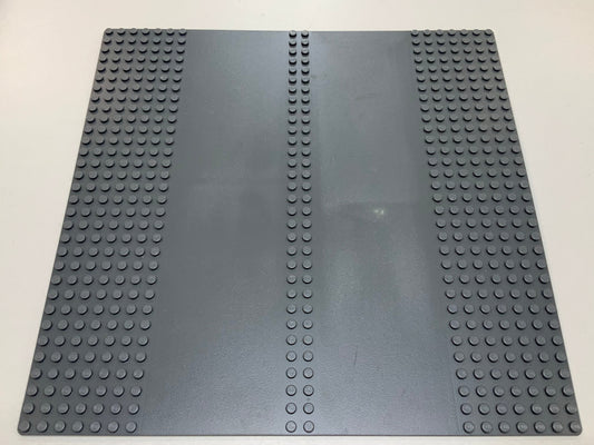 32x32 Road Baseplate 7-Stud Straight with Double Driveway, Part# 30225c01