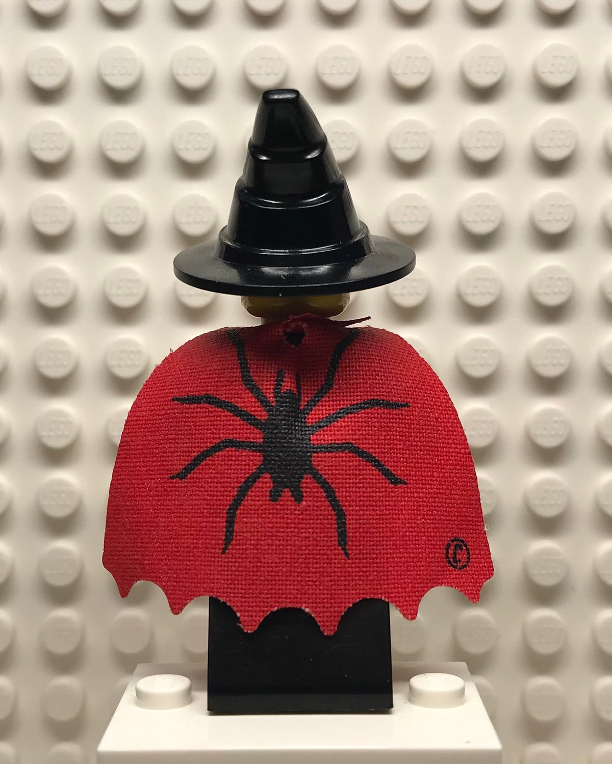 Willa the Witch with Cape, cas032