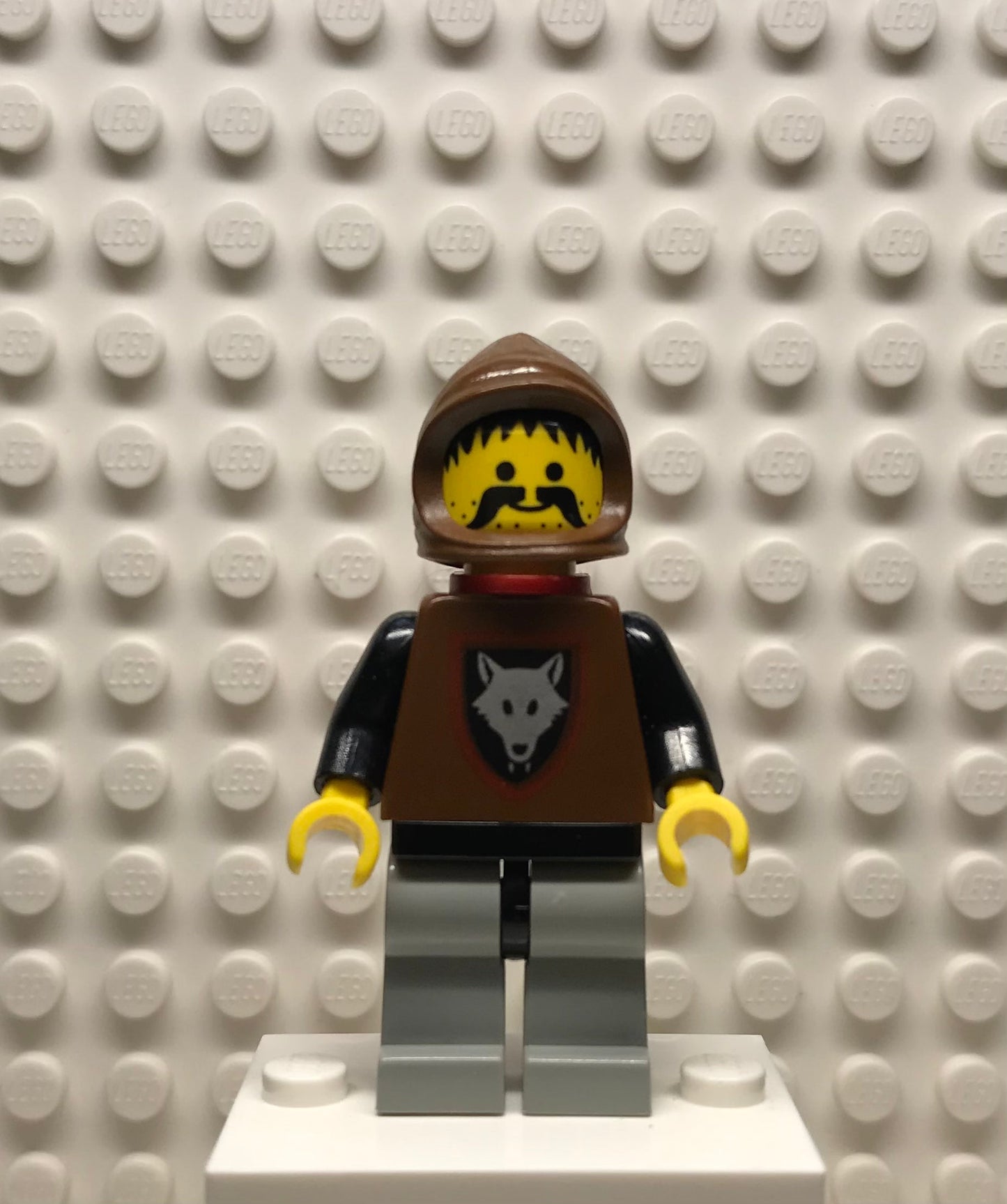 Wolfpack, Moustache, Black Arms and Light Gray legs, Brown Hood and Red Cape, cas252