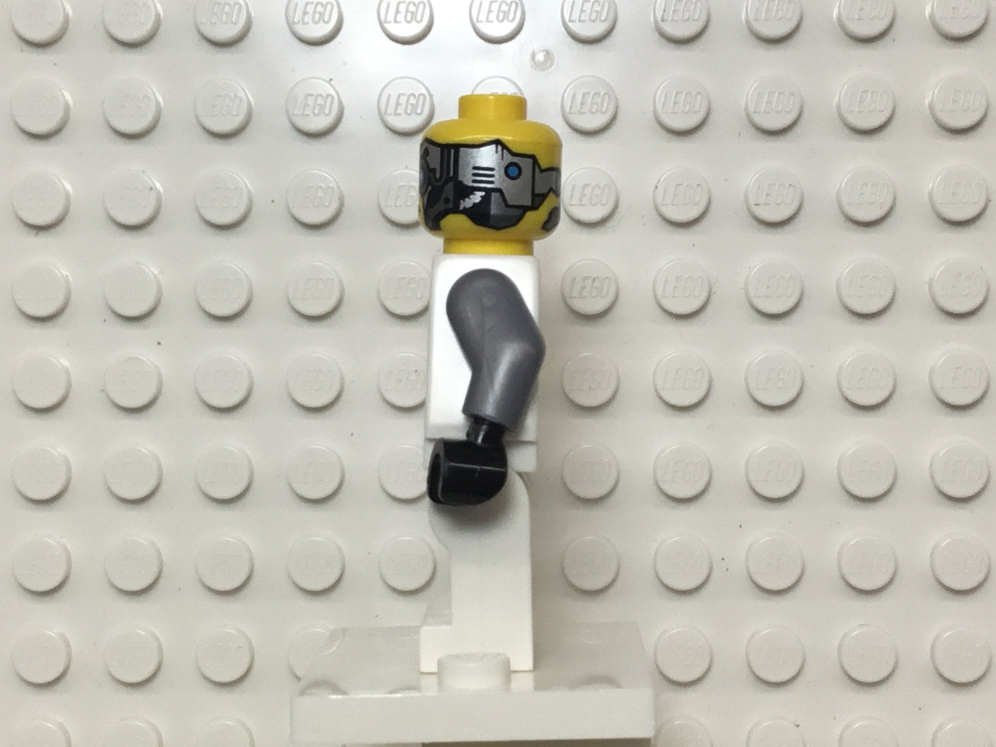 Zane (Tournament Robe) Battle Damage, njo0228 - LEGO® Ninjago Minifigure