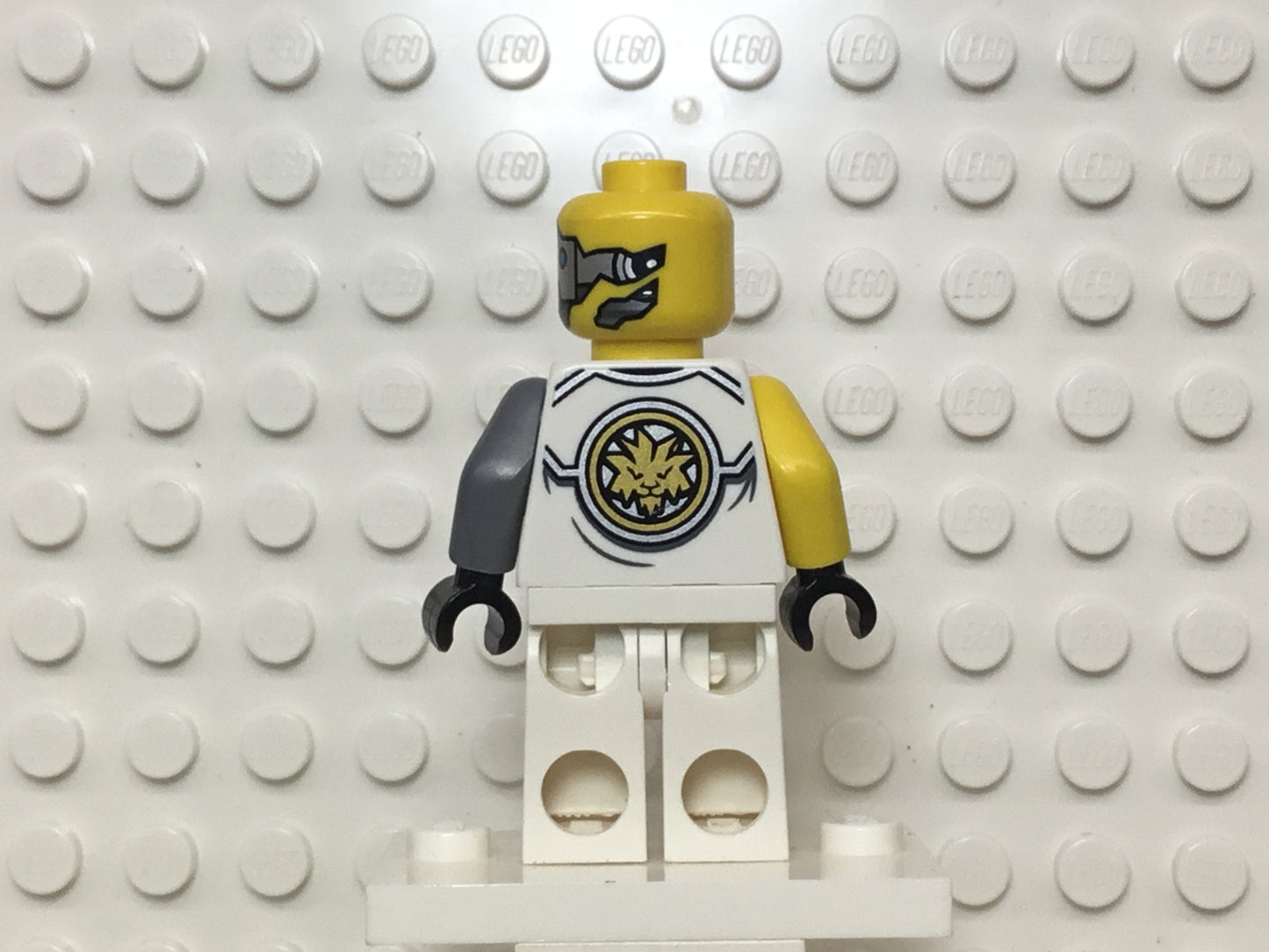 Zane (Tournament Robe) Battle Damage, njo0228 - LEGO® Ninjago Minifigure