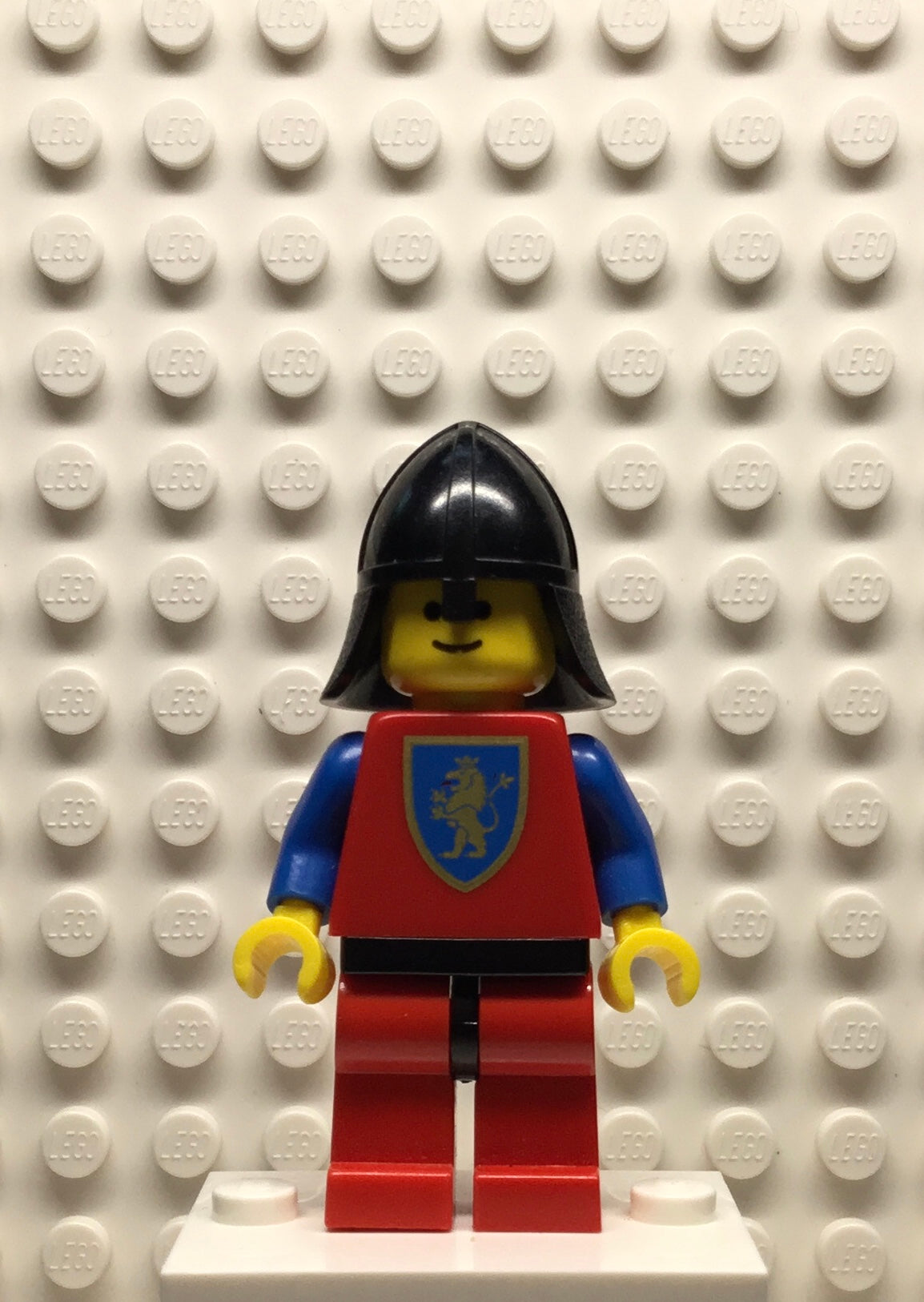Crusader-Lion, Red Legs with Black Hips, Black Neck-Protector, cas120