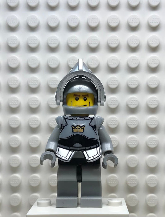 Fantasy Era, Crown Knight Plain with Breastplate, Helmet with Visor, Vertical Cheek Lines, cas379